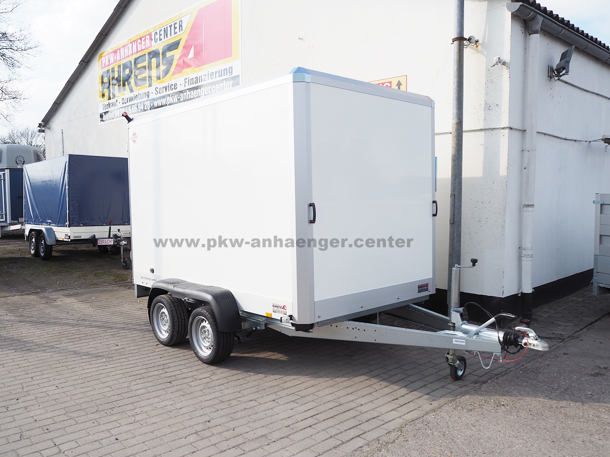 STEMA S-BOX 2700kg 300x179x189cm 100km/h Sandwich-Kofferanhänger