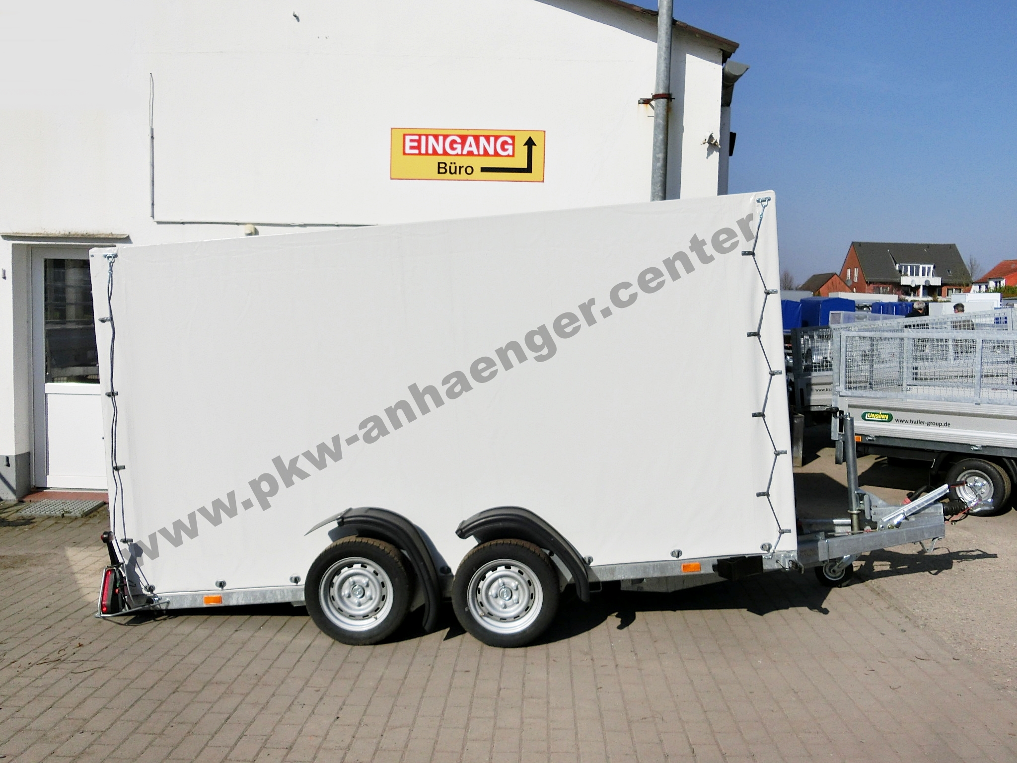 Vezeko Husky 2700kg 340x161x180cm Planenanhänger Absenker