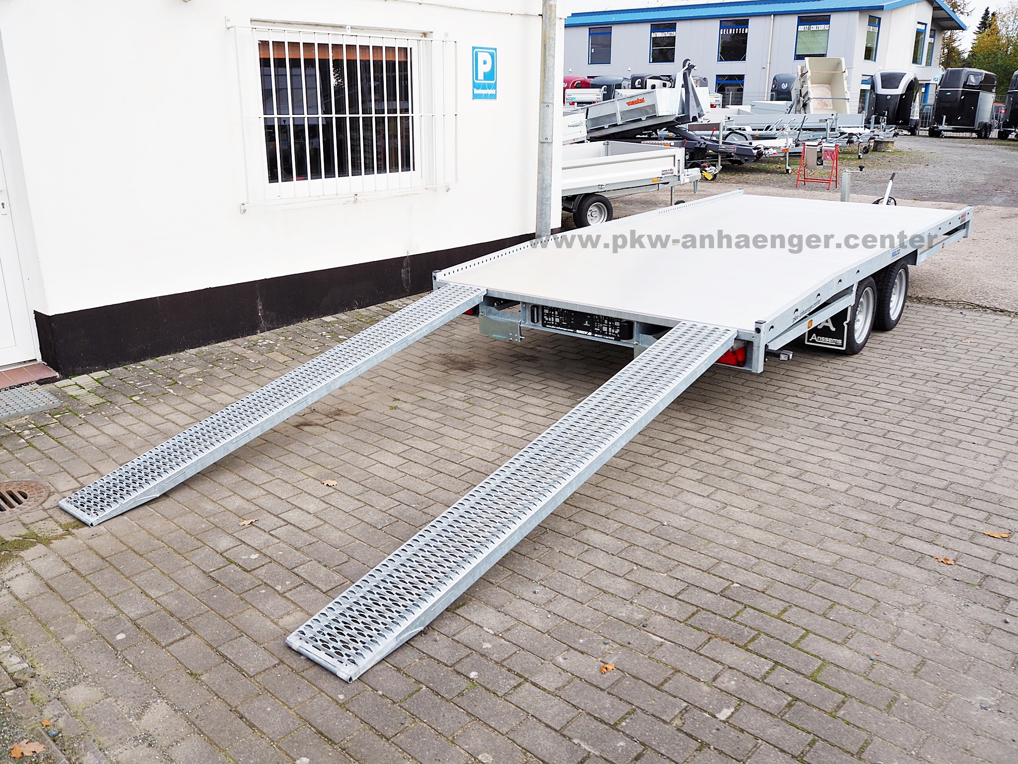 Hulco CARAX-2 3500kg 440x207 Autotrailer Multitransporter mit Aluboden