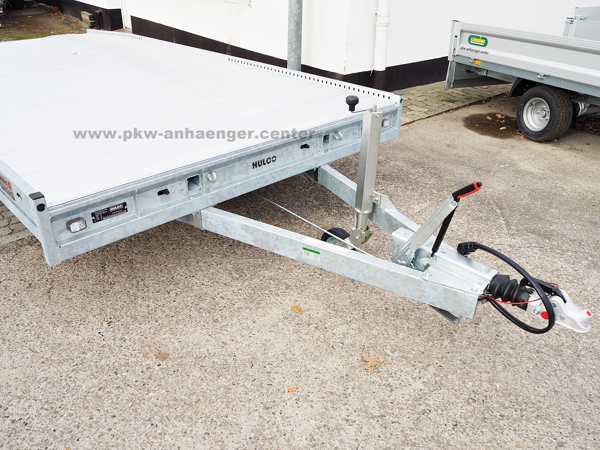 Hulco CARAX-2 3000kg 440x207 Autotrailer Multitransporter mit Aluboden