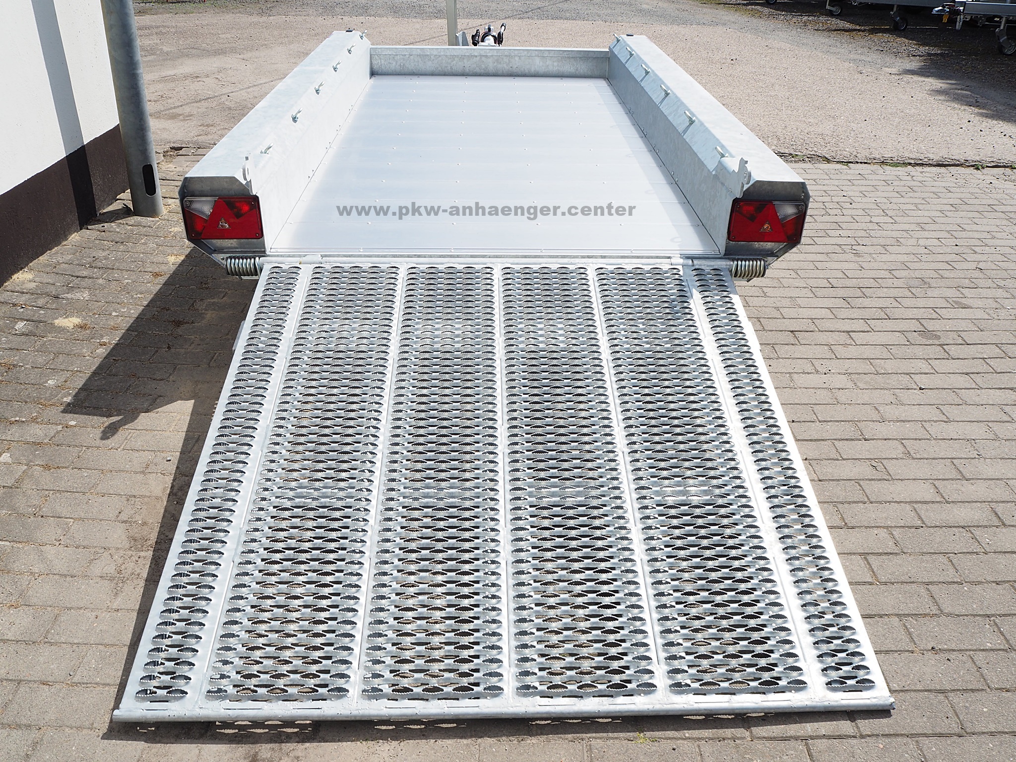 Hulco TERRAX-2 3500.294x150 Baumaschinenanhänger