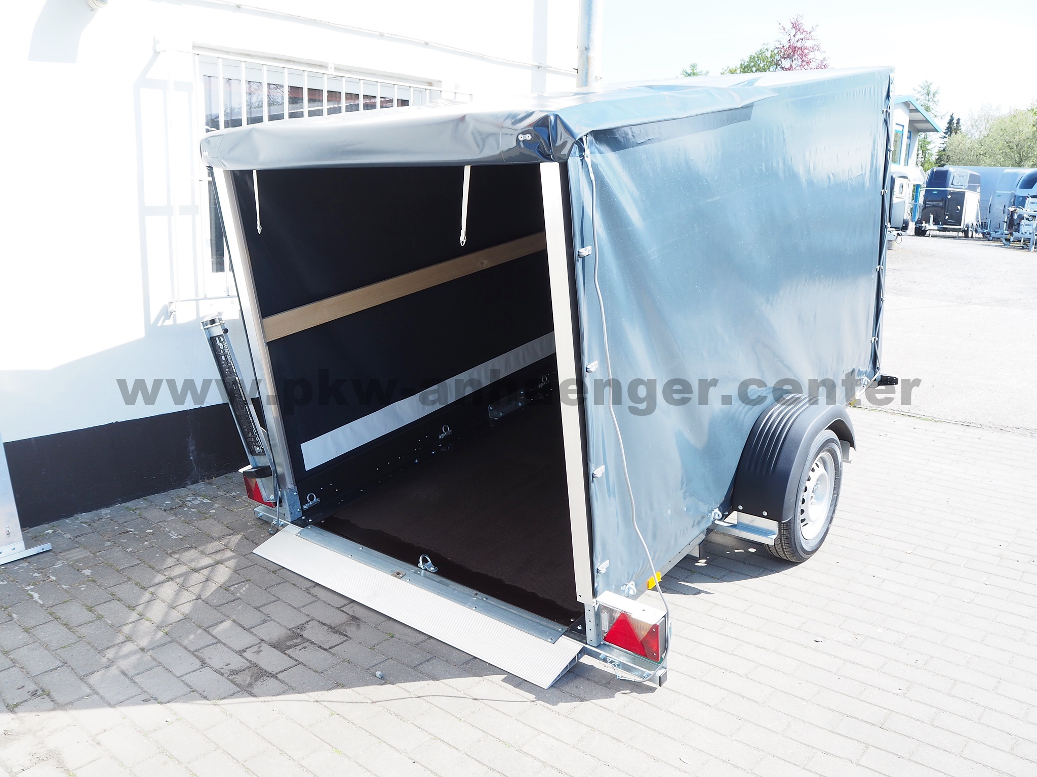 aUN-750-260x155x160-PG-anthrazit-8