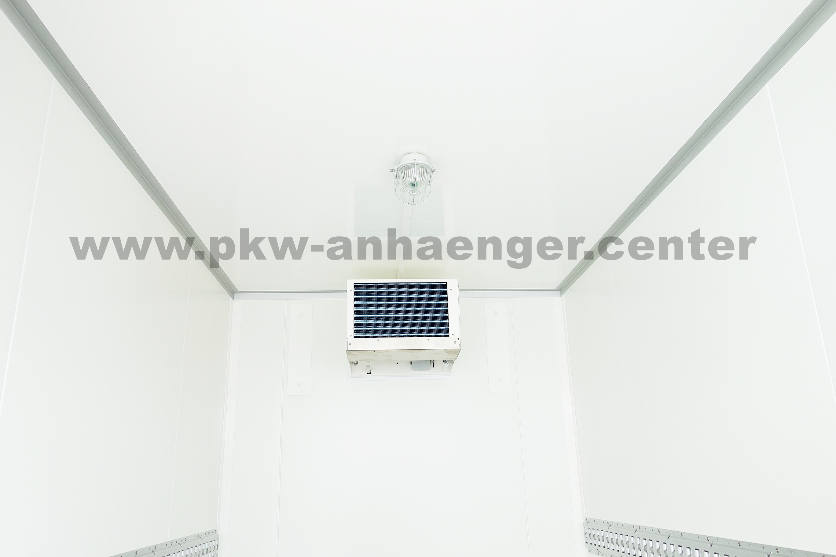 Vezeko 2700kg 299x146x193cm Kühlanhänger +6°c