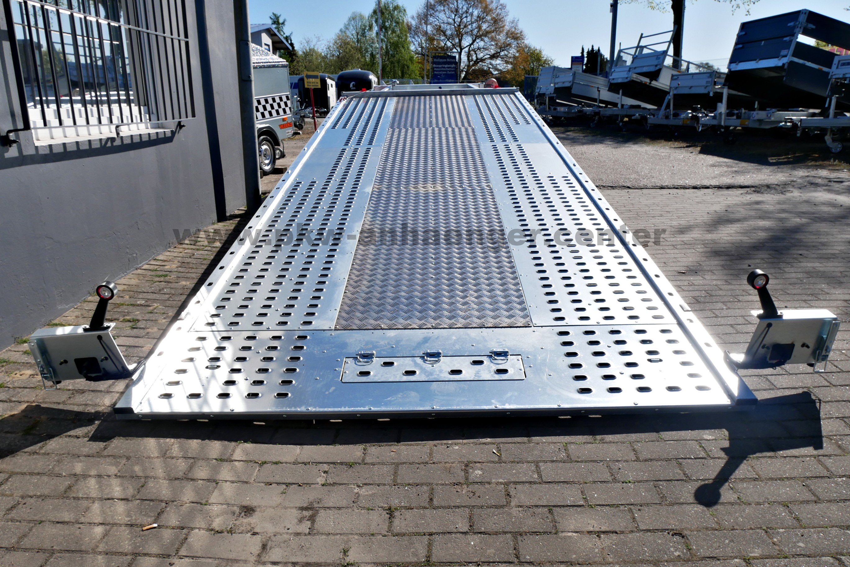 TEMARED CarKeeper 5820/3 565x209cm 3500kg Autotrailer Aluboden mittig Tridem