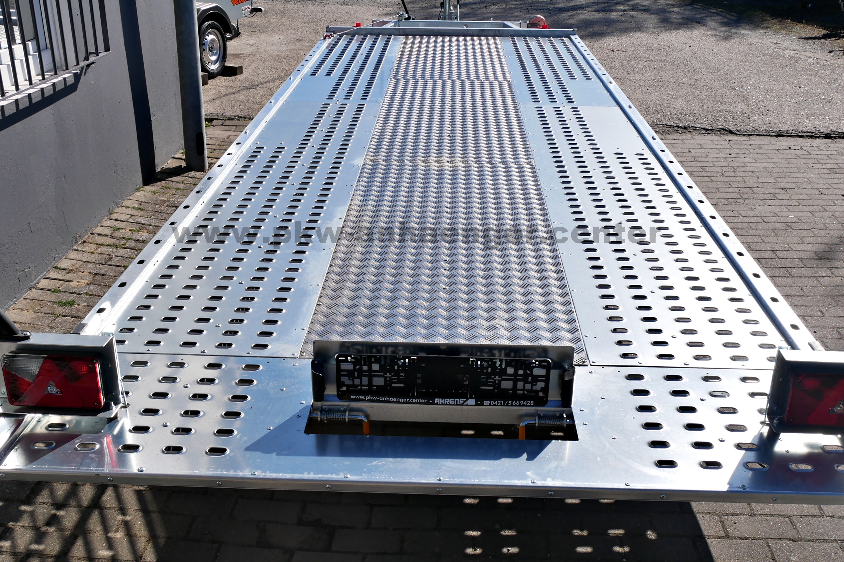 TEMARED CarKeeper 5820/3 565x209cm 3500kg Autotrailer Aluboden mittig Tridem