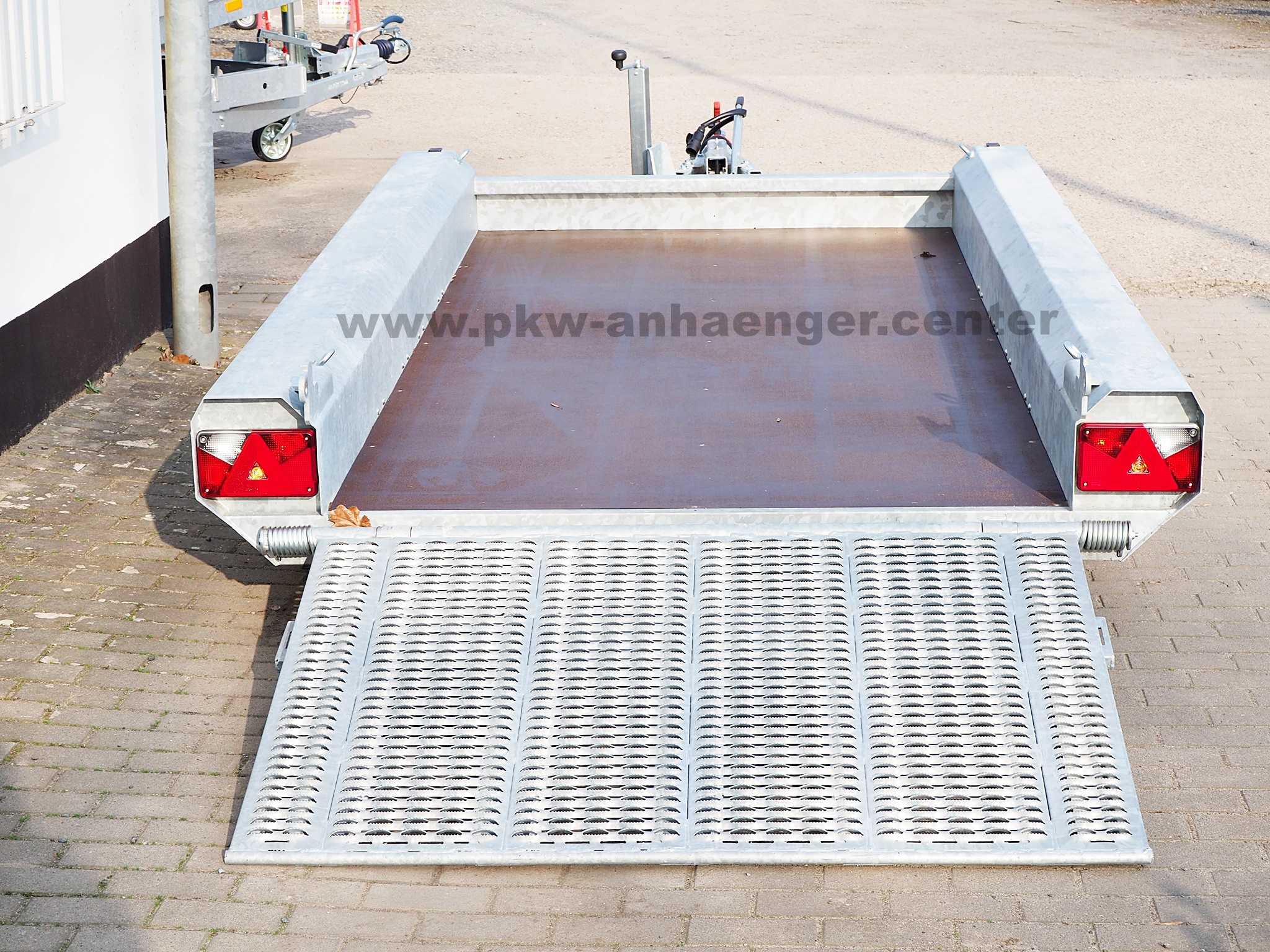 Hulco TERRAX-2 2600.294x150 BASIC Baumaschinenanhänger
