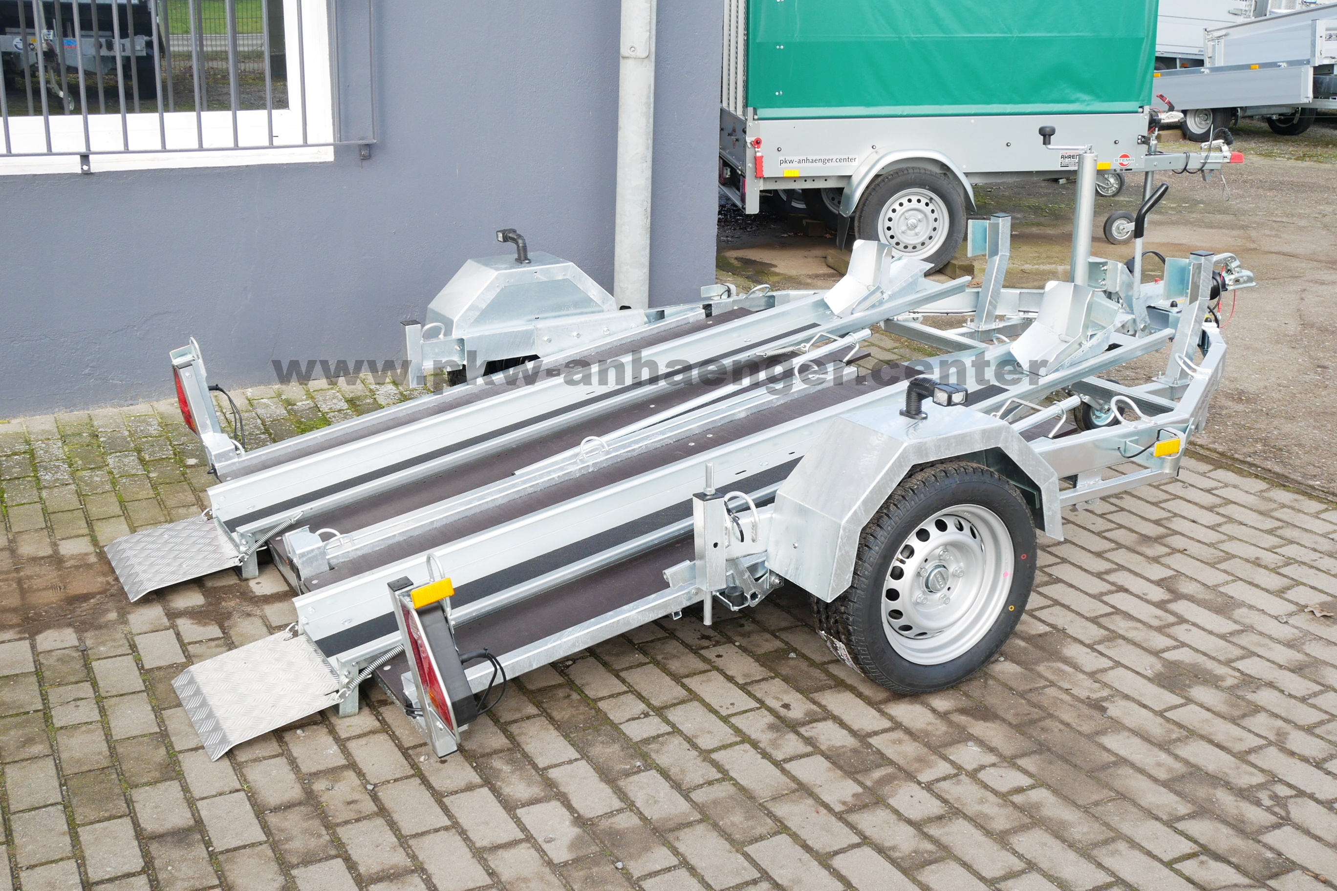 DEBON ROADSTER MOTO2 1300kg 265x170cm 2er Motorradtrailer