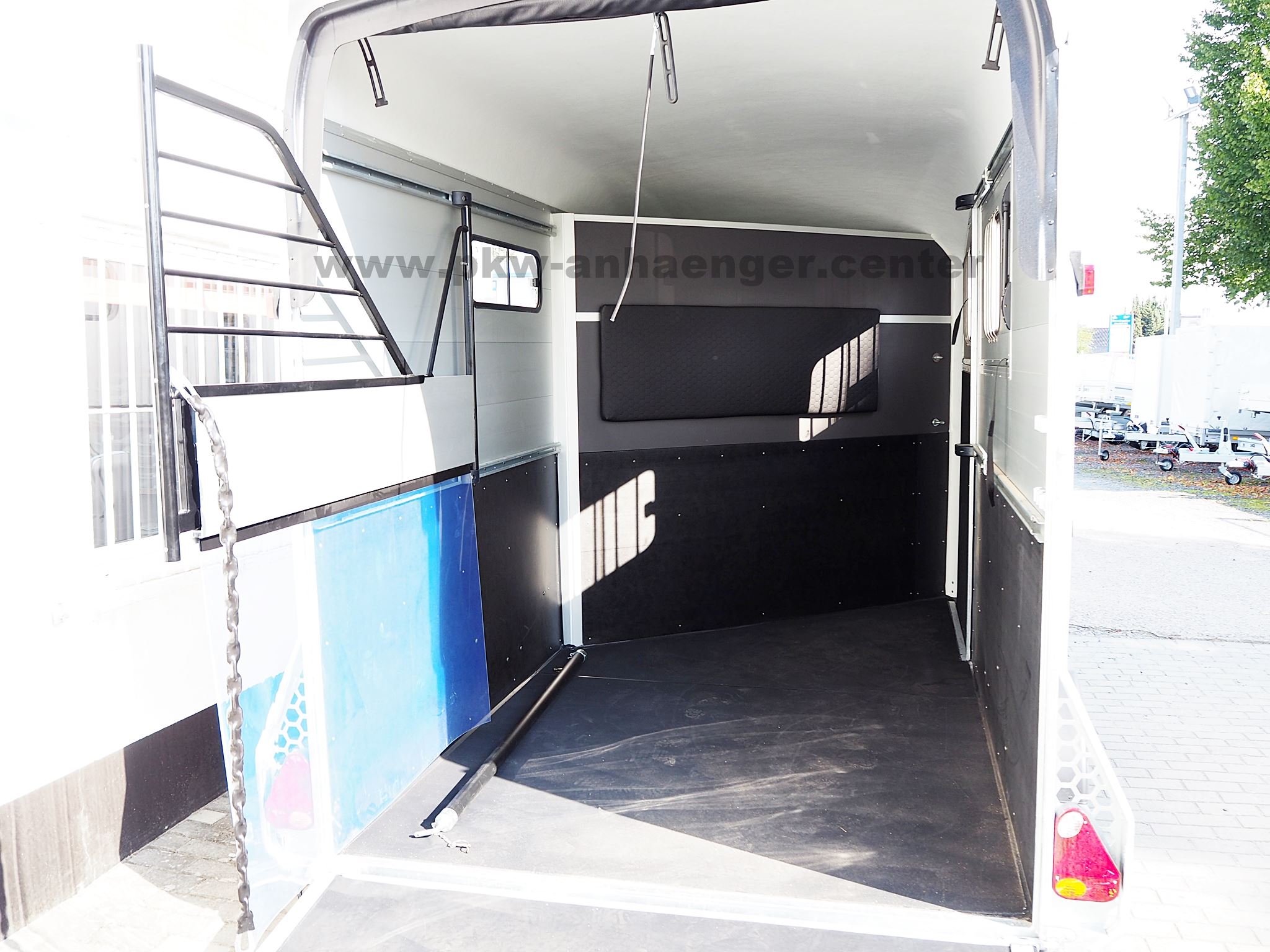 a-Duomax-innen-4POA9kPtLHR7Xu