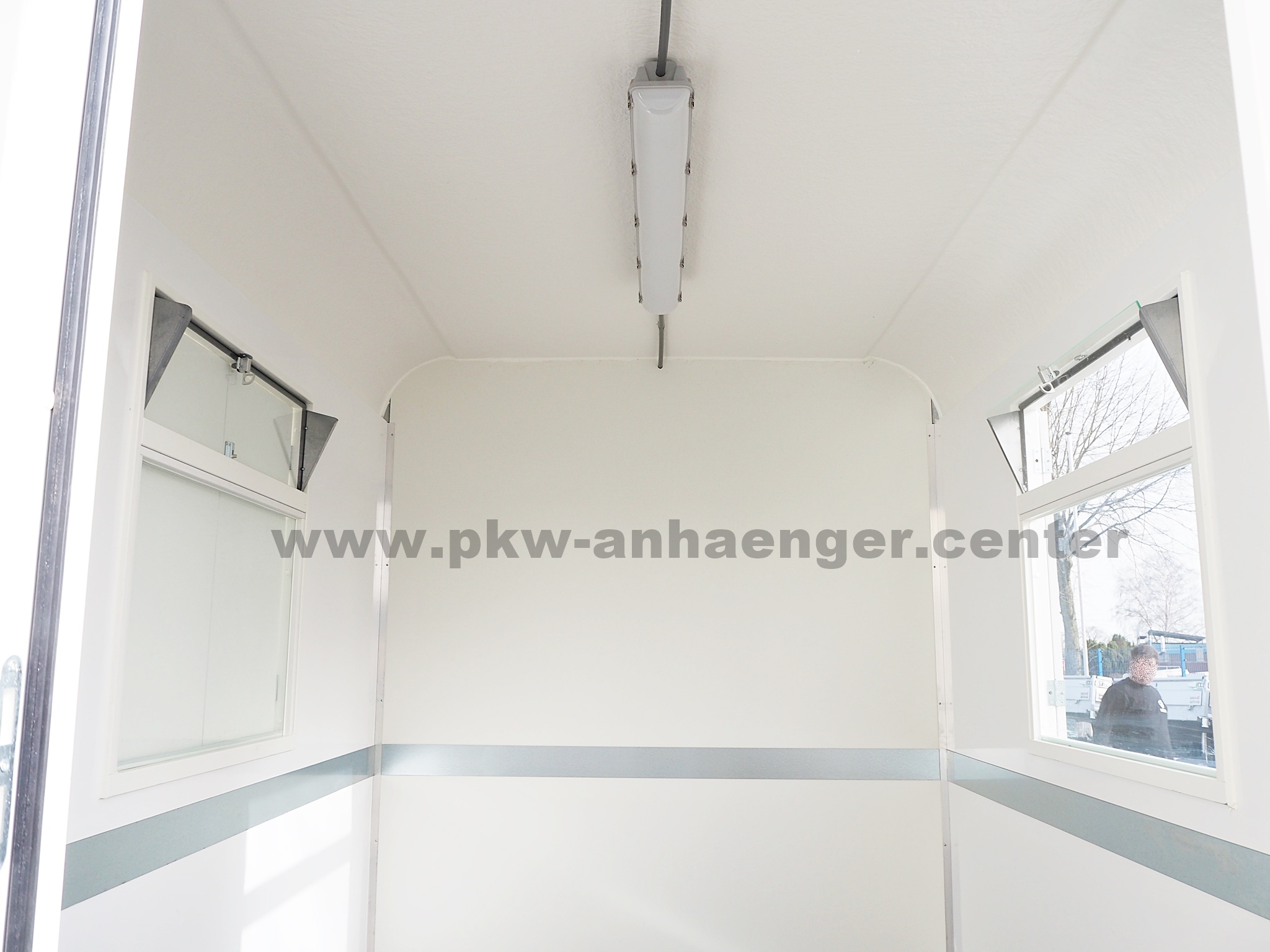 Bauwagen Anssems PTS 1400 390x188cm mit Lagerraum und Toilette