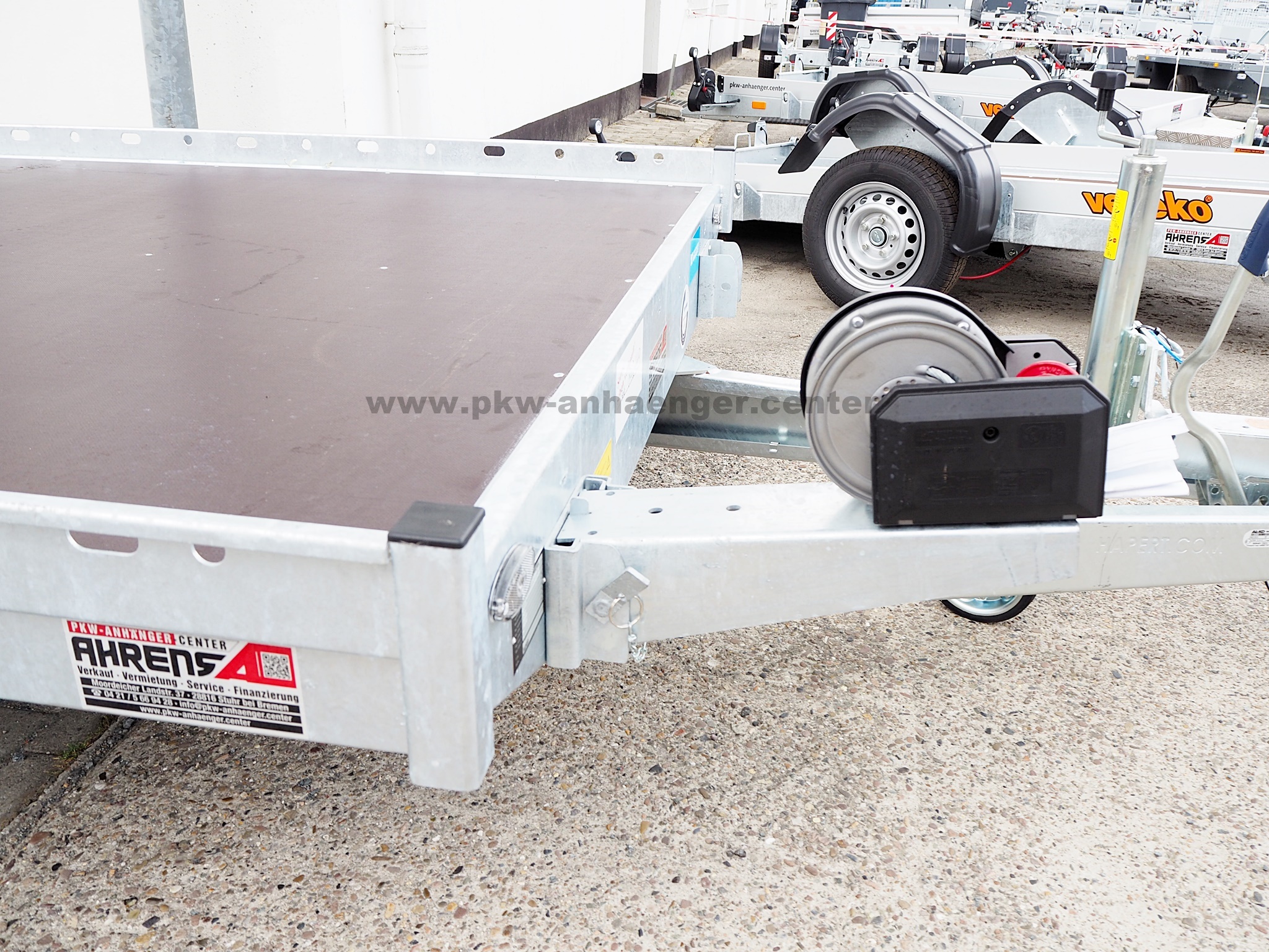 Hapert INDIGO HF2 2700kg 405x200cm Autotrailer abgeschrägtes Heck Hochlader