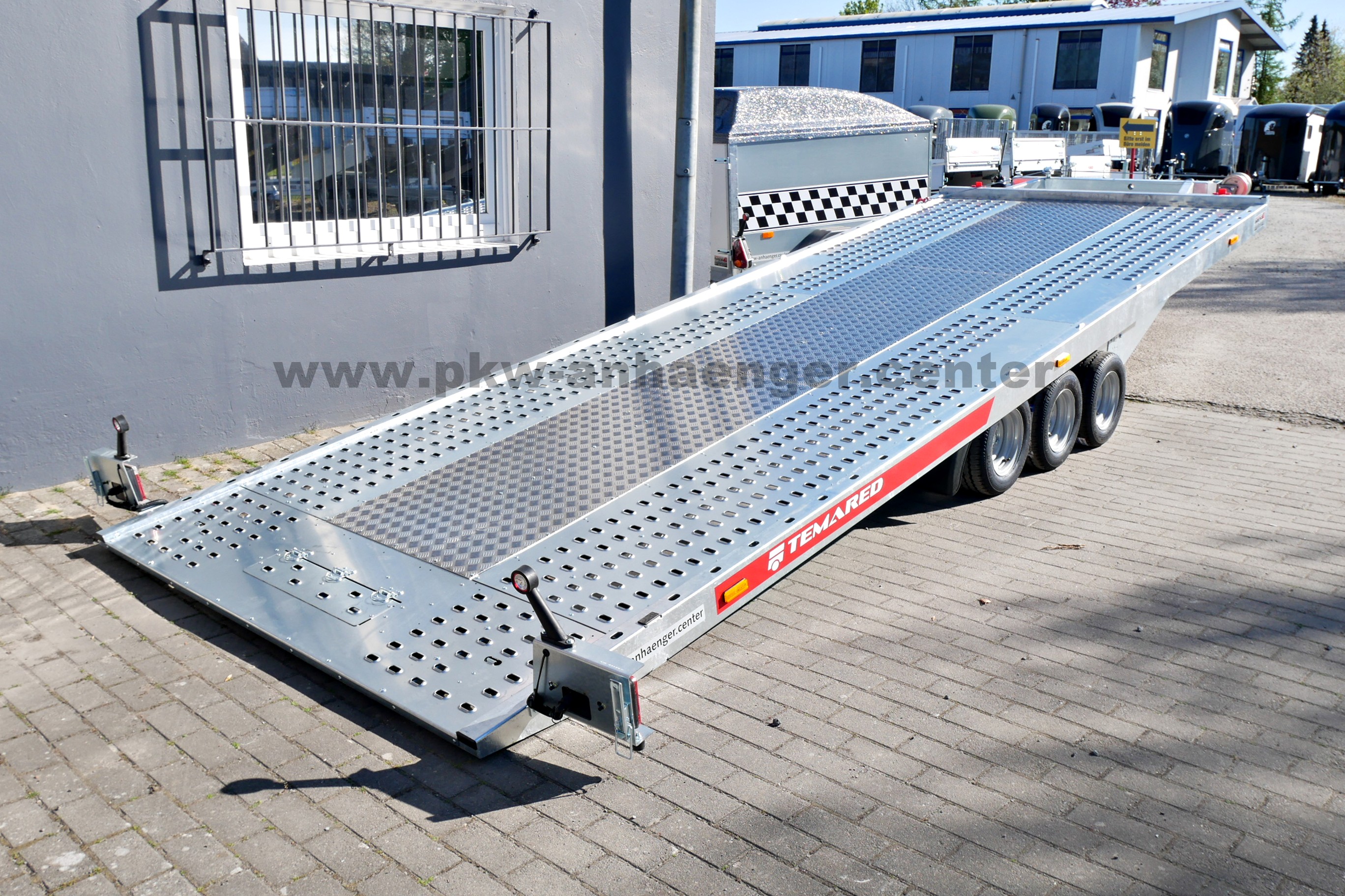 TEMARED CarKeeper 5820/3 565x209cm 3500kg Autotrailer Aluboden mittig Tridem