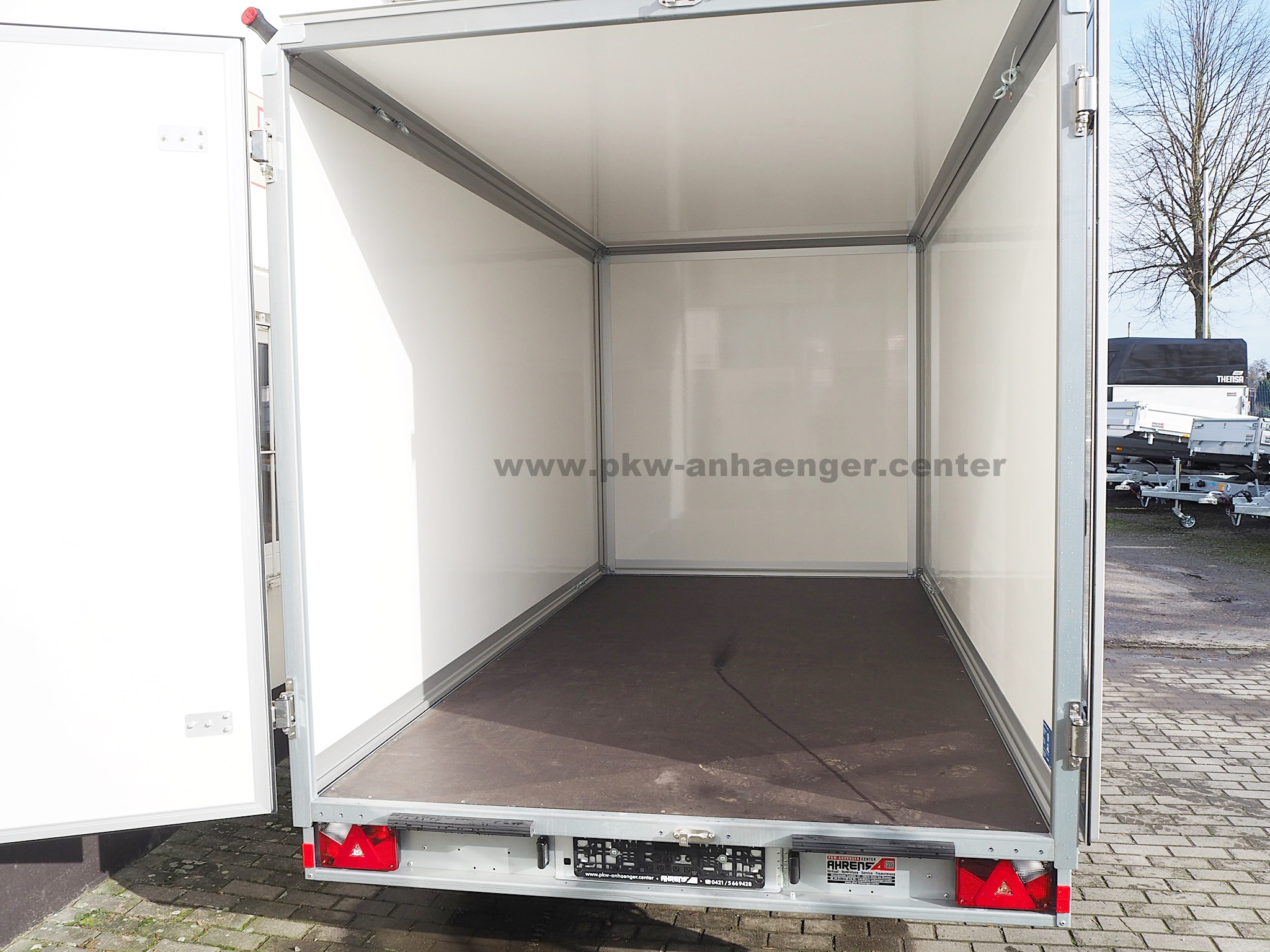 STEMA S-BOX 3500kg 400x199x209cm 100km/h Sandwich-Kofferanhänger