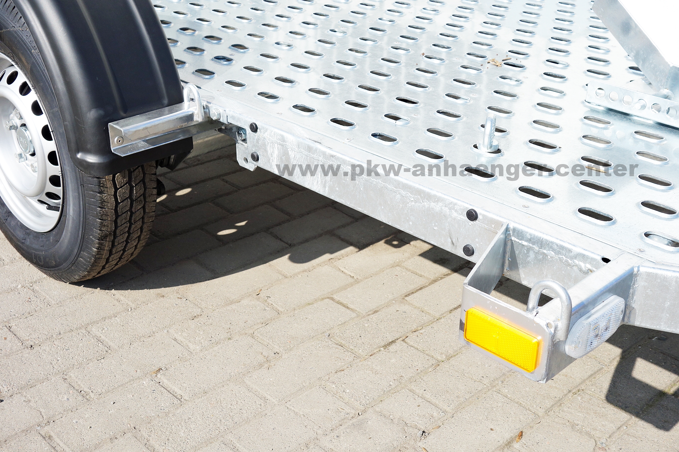 a-VE-Motovan-B13-13