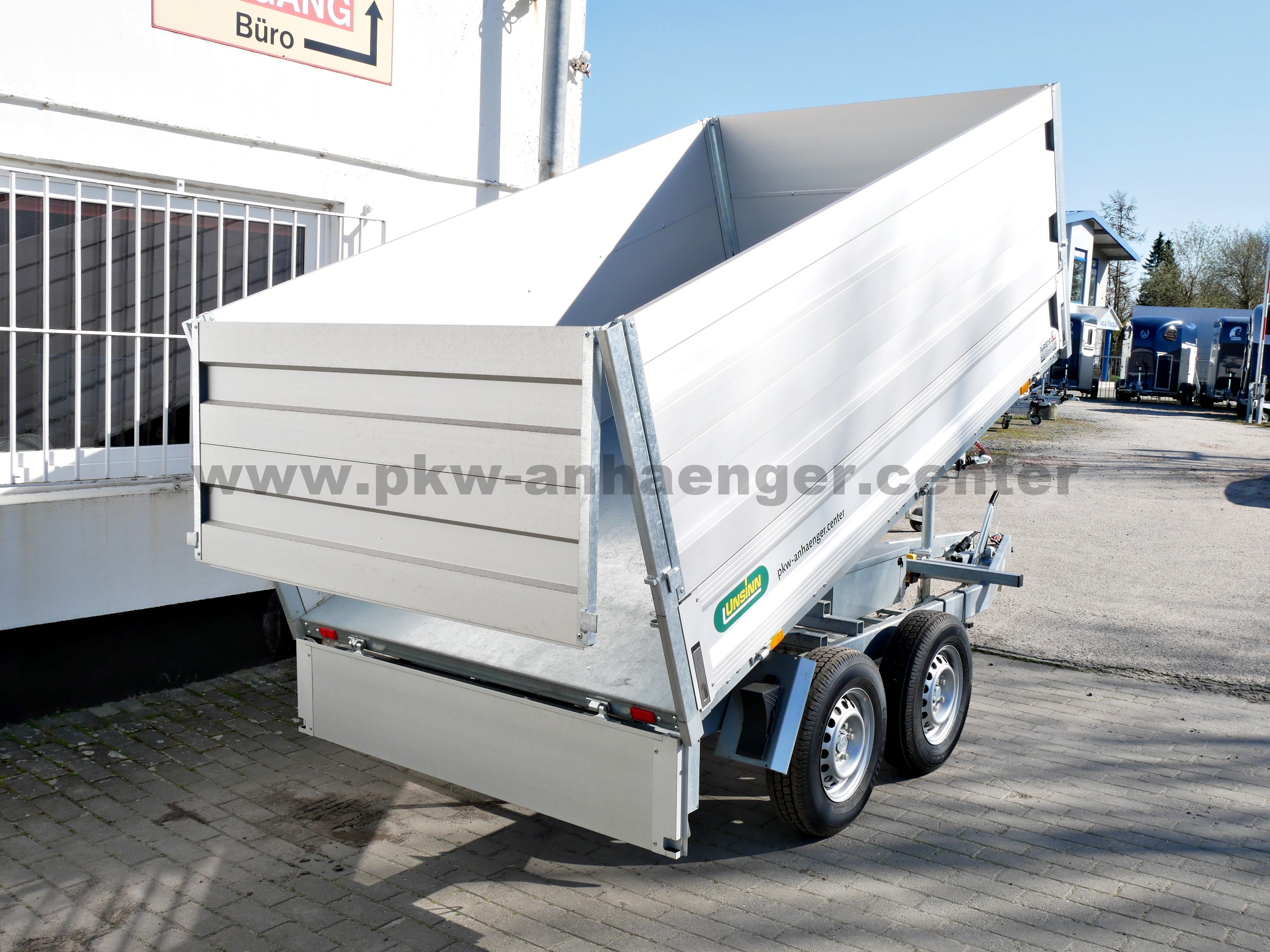 aUN-2600-276x150x100-WEB32E-AluAufsatz-4