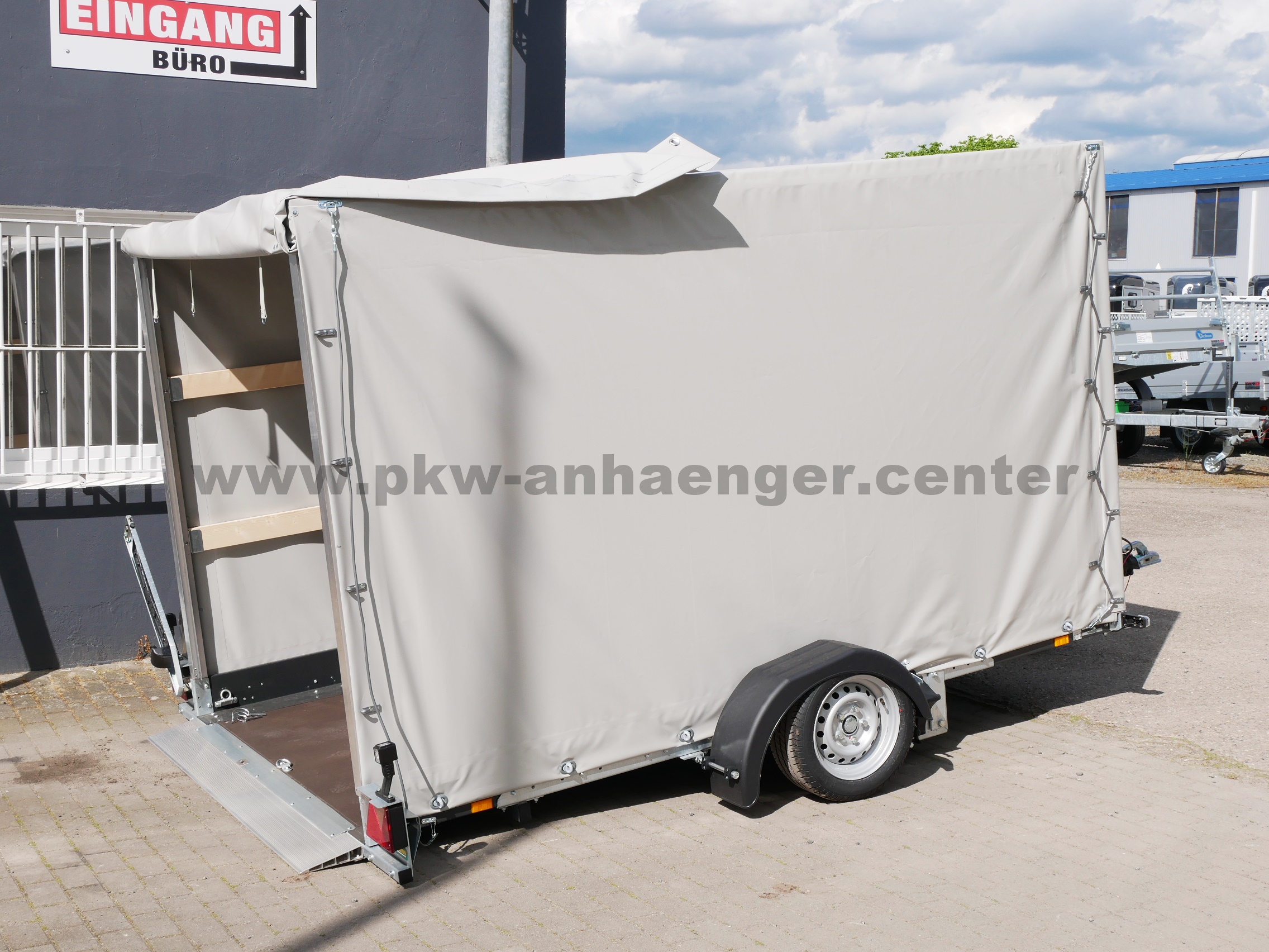 aUN-1500-315x180x180-PG-hellgrau-6 Unsinn UA3118-18-13 1,8t 315x180x180cm 100km/h Planenanhänger Absenker