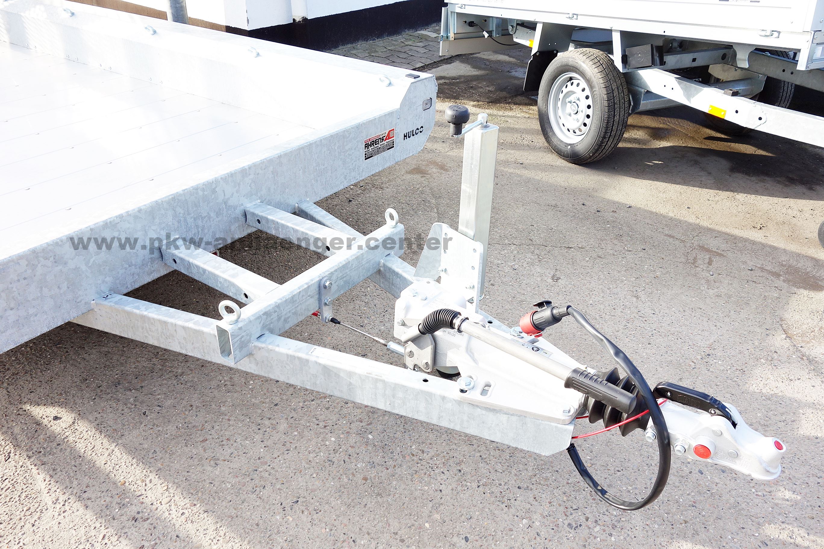 Hulco TERRAX-2 3500.394x180 Baumaschinentransporter