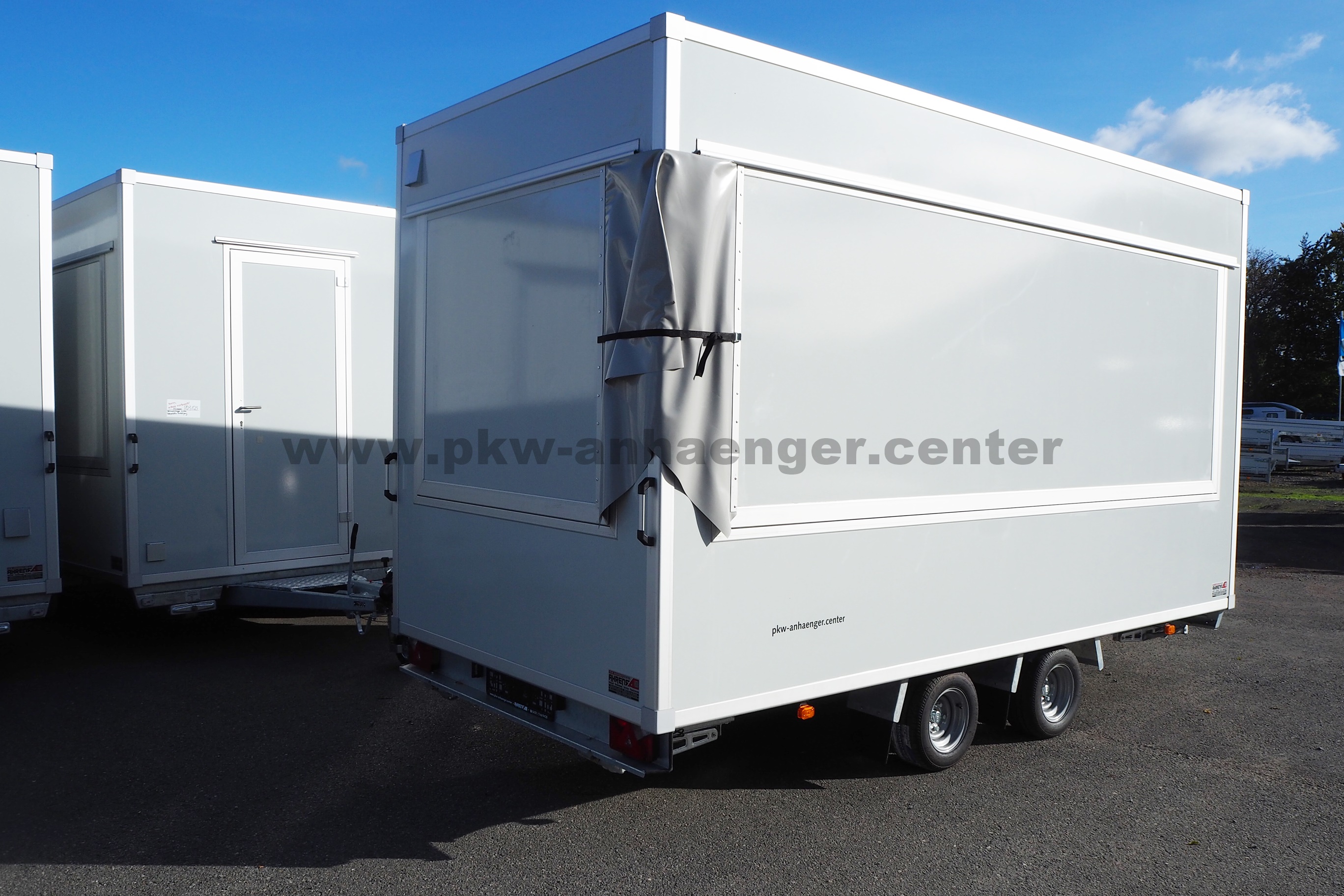 aPP-2500-420x200x230-2Klappen-Planendreieck-3