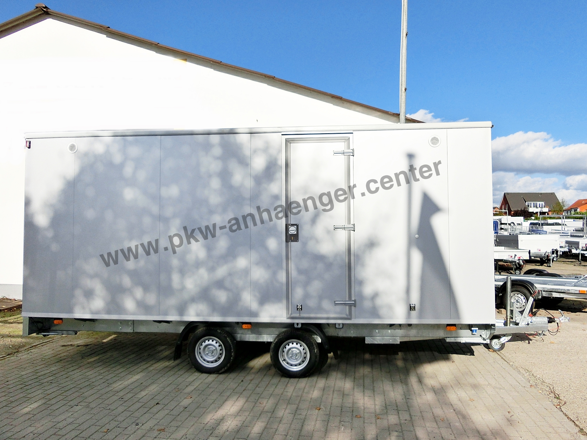 a-VE-2000-549x229x212-Mobi-5611-4-w MOBI6600 Bauwagen 16-Personen 2000kg 649x229x212cm Mannschaftswagen