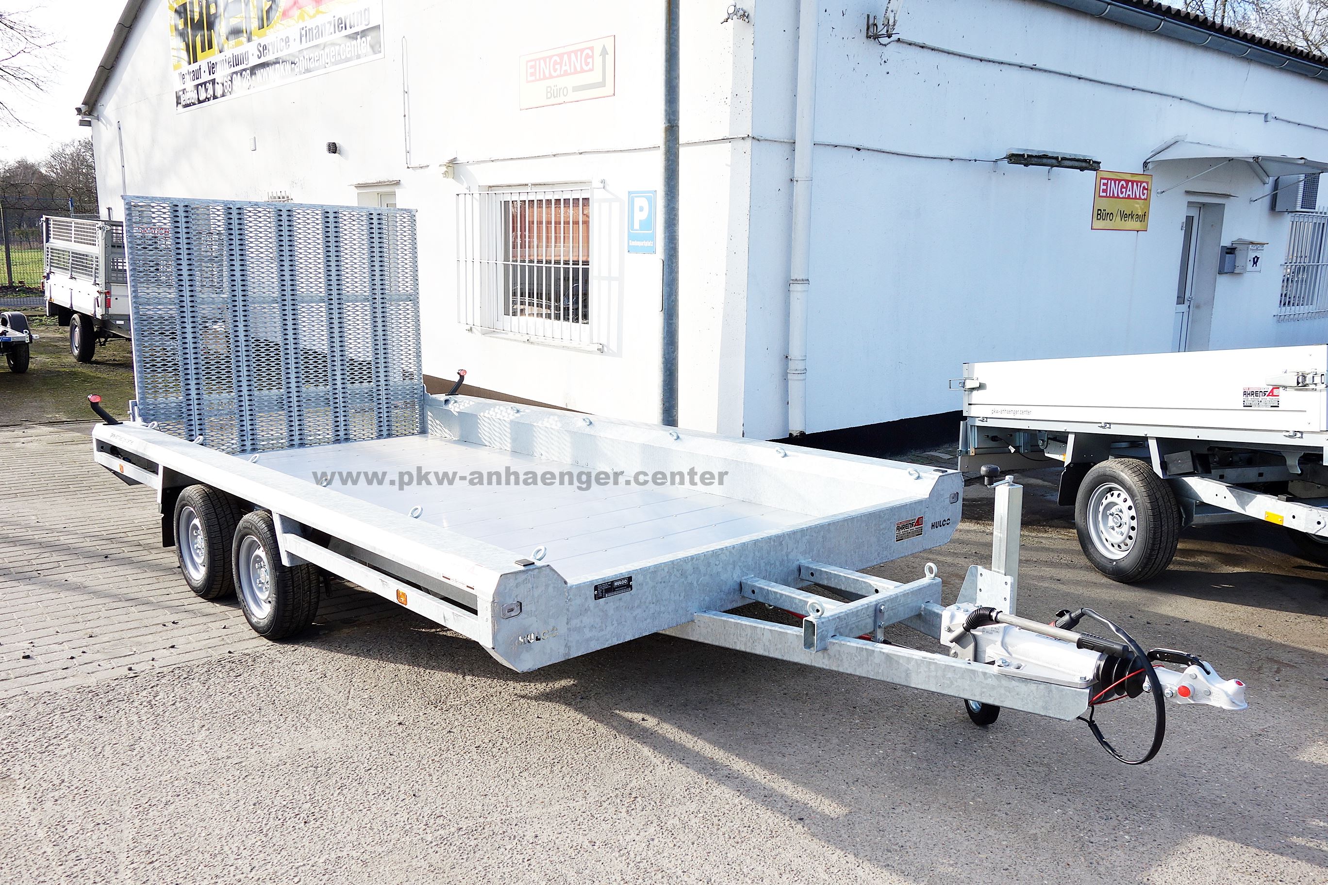 Hulco TERRAX-2 3500.394x180 Baumaschinentransporter