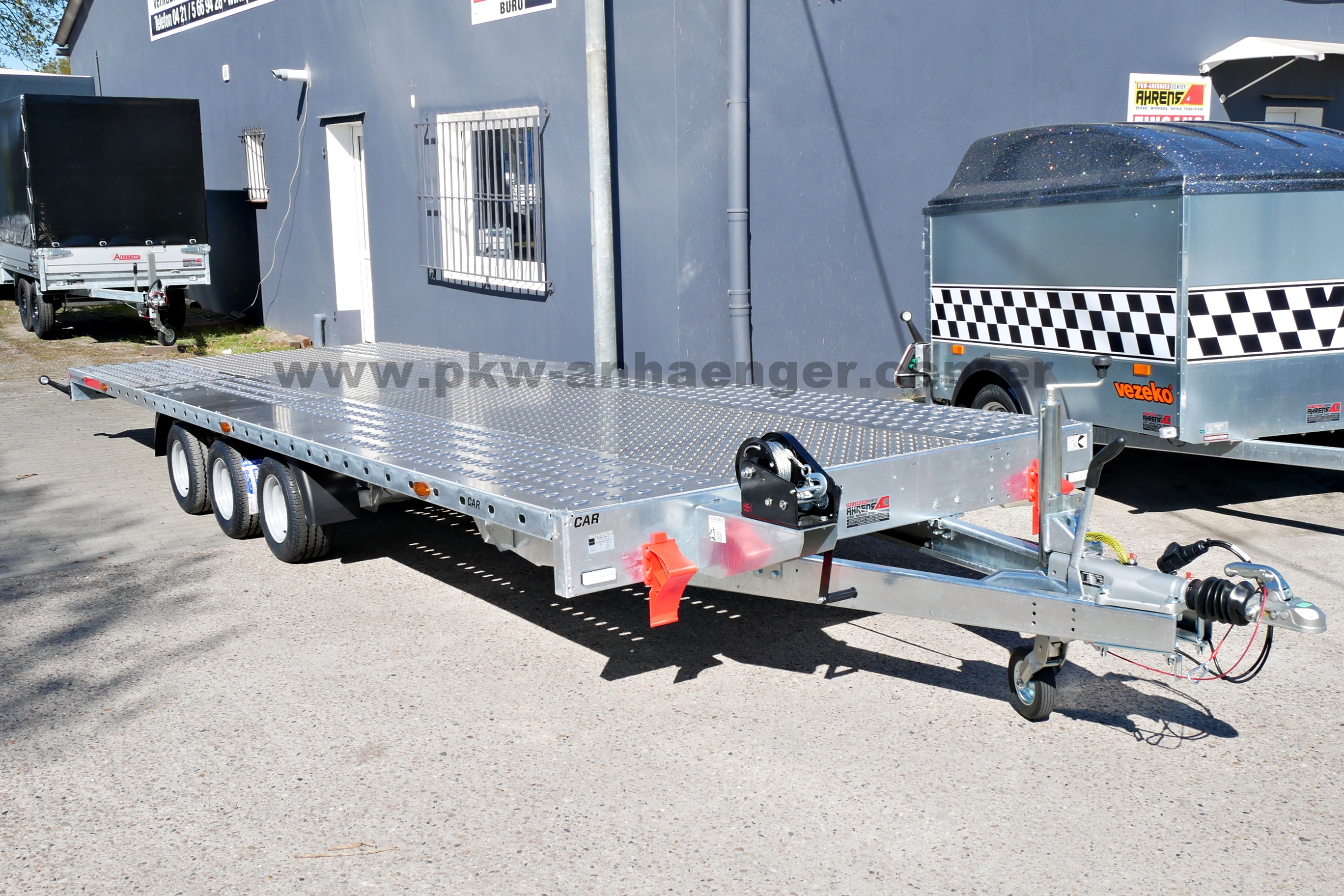 TEMARED CAR DECK 6021/3S 604x215cm 3500kg Autotrailer Aluboden mittig Tridem
