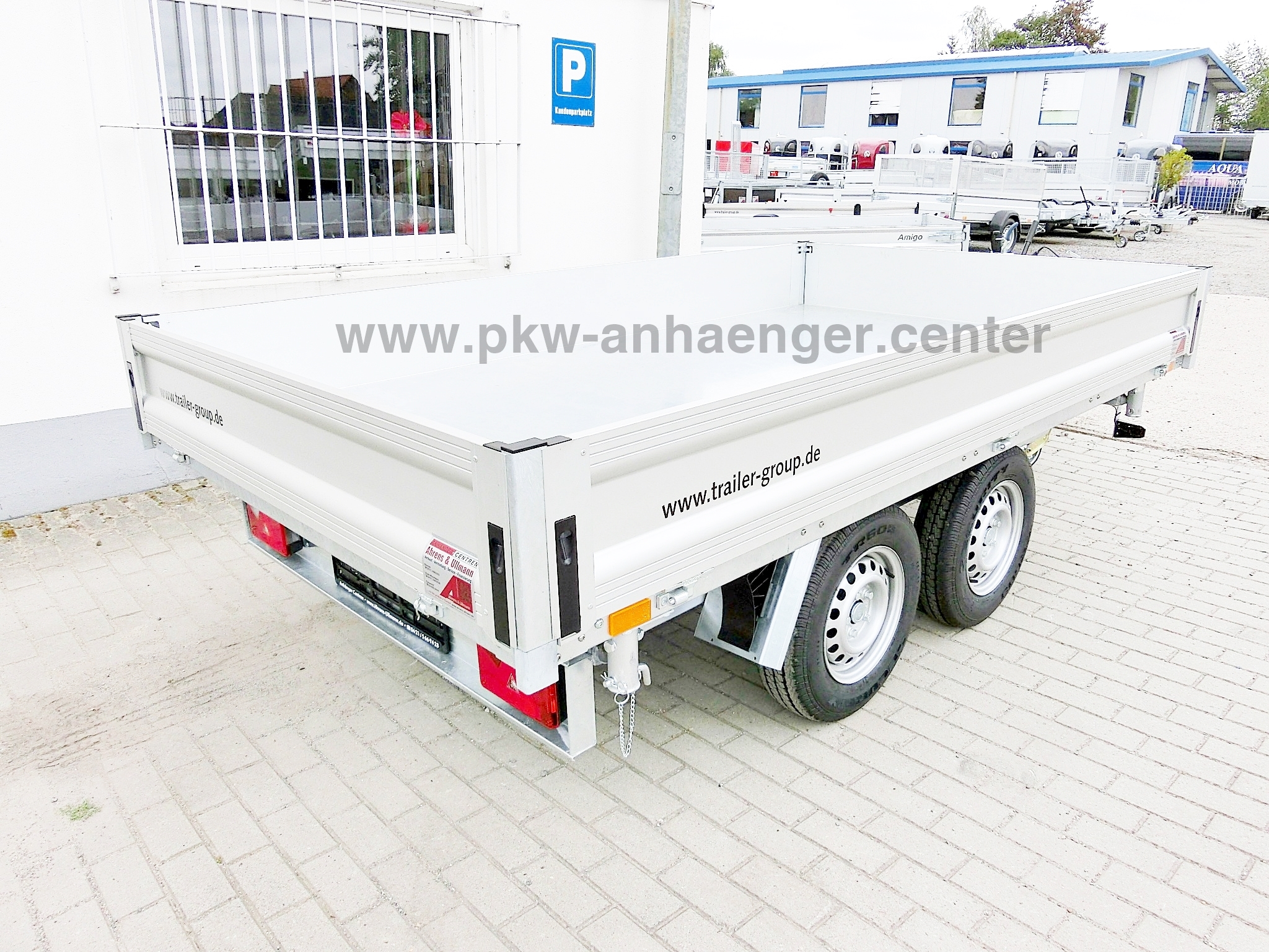 a-UN-2600-306x175x30cm-3SKipp-Web34-4-w