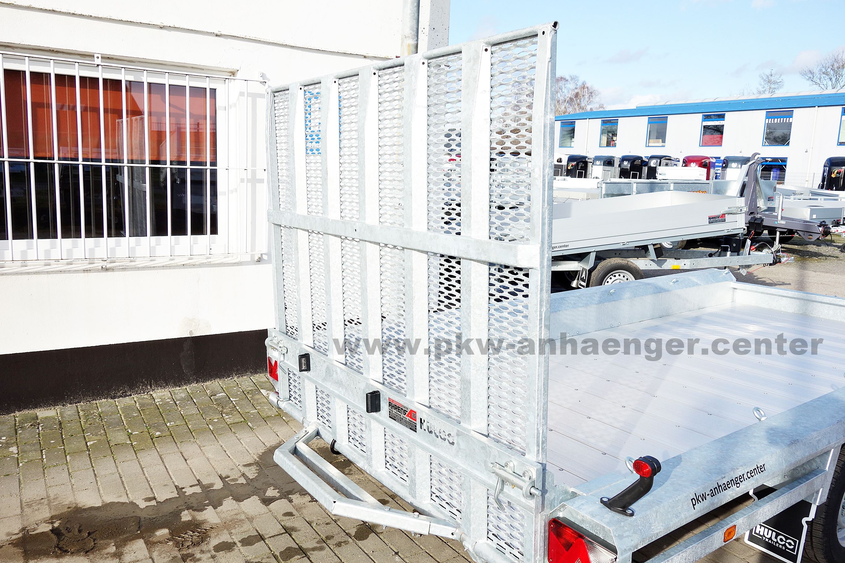 Hulco TERRAX-2 3500.394x180 Baumaschinentransporter