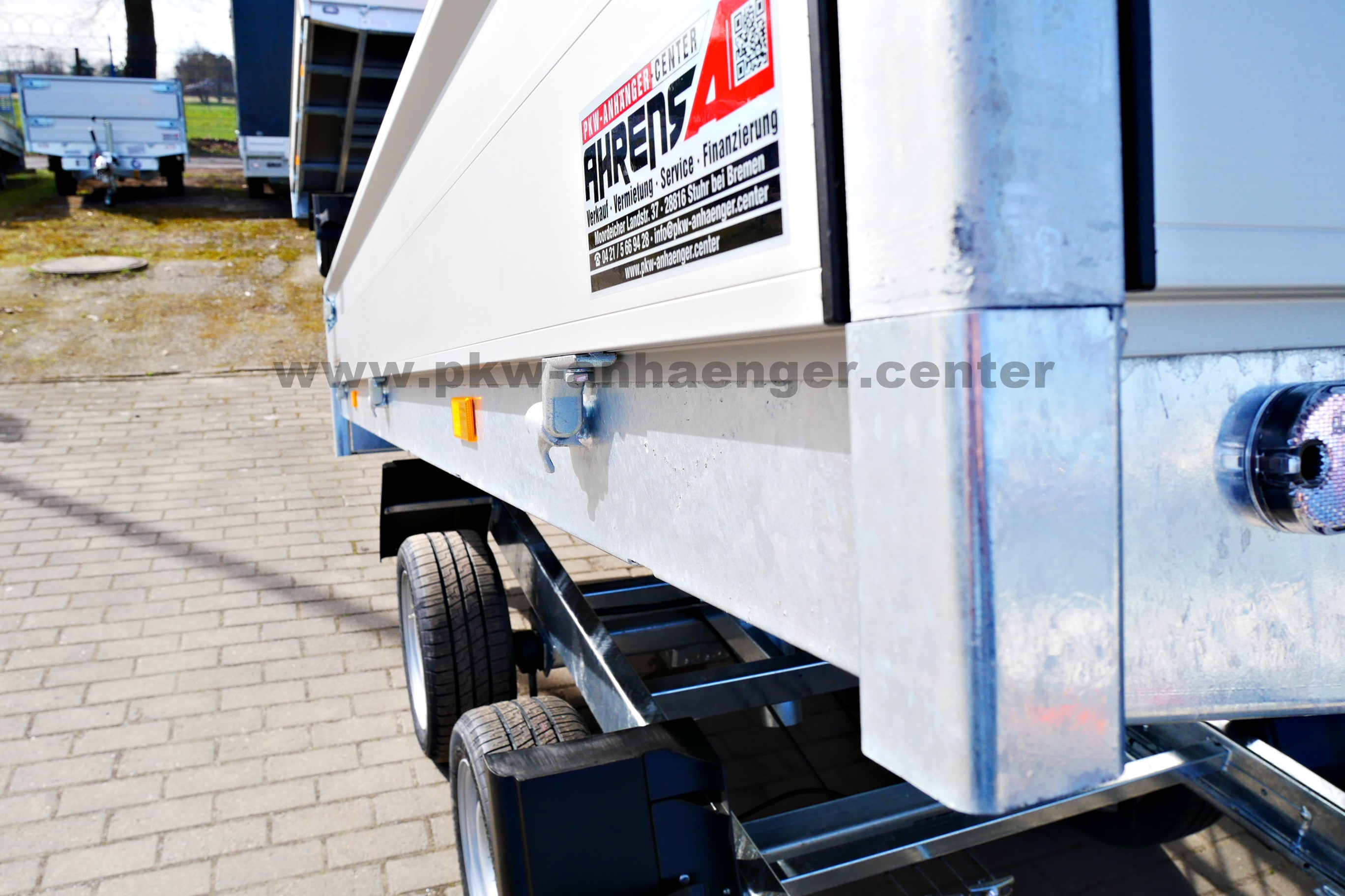 HAPERT COBALT HB2 2700kg 305x160x30cm Heckkipper