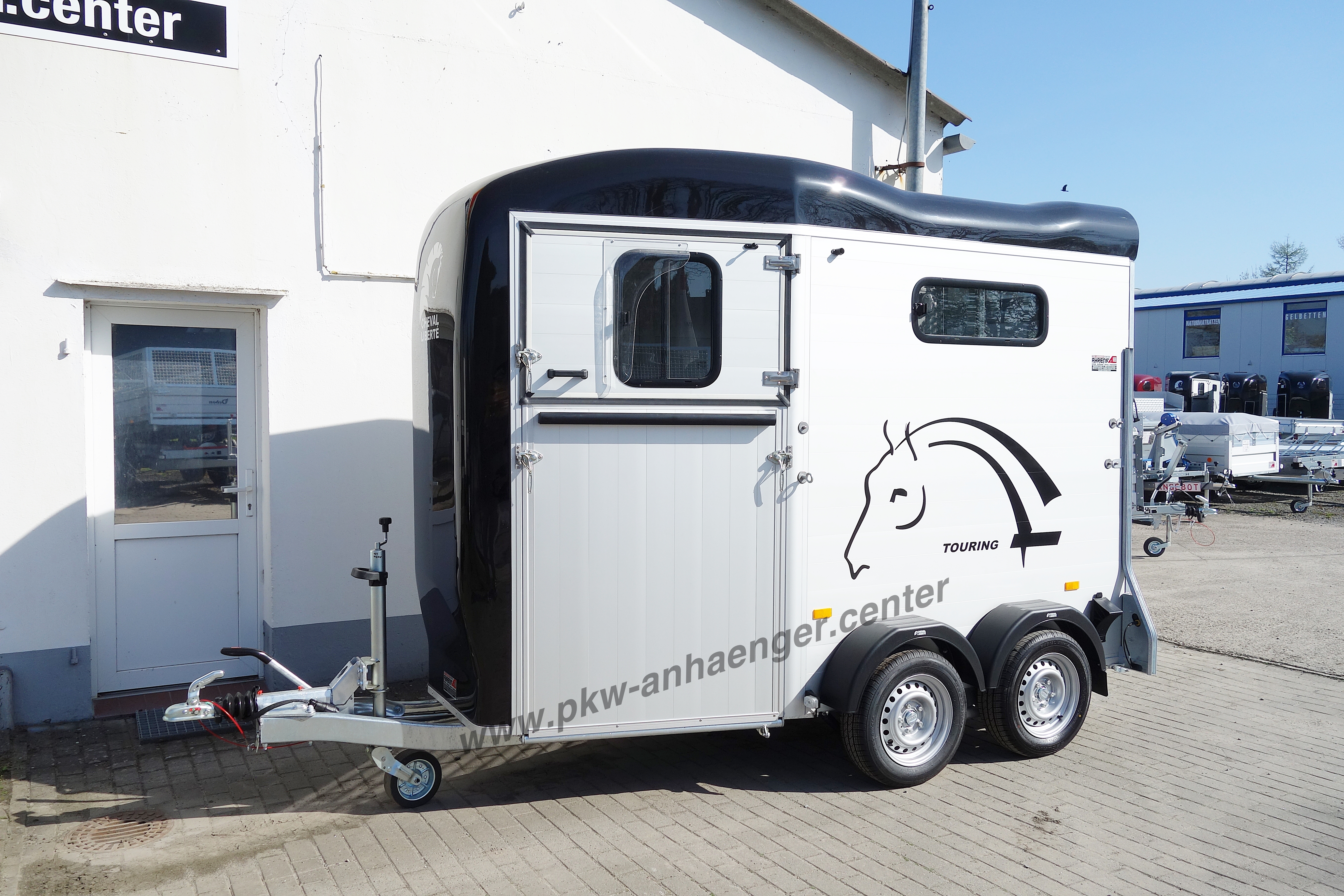 A-Touring-One-schwarz-1