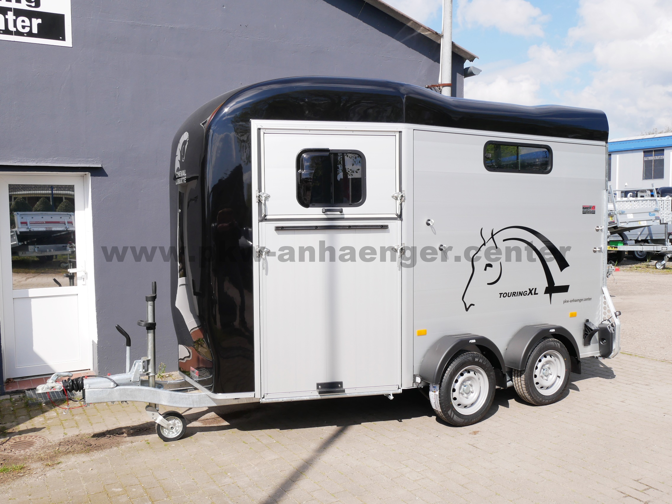 Cheval Liberte TOURING-XL 2er Pferdeanhänger Frontausstieg