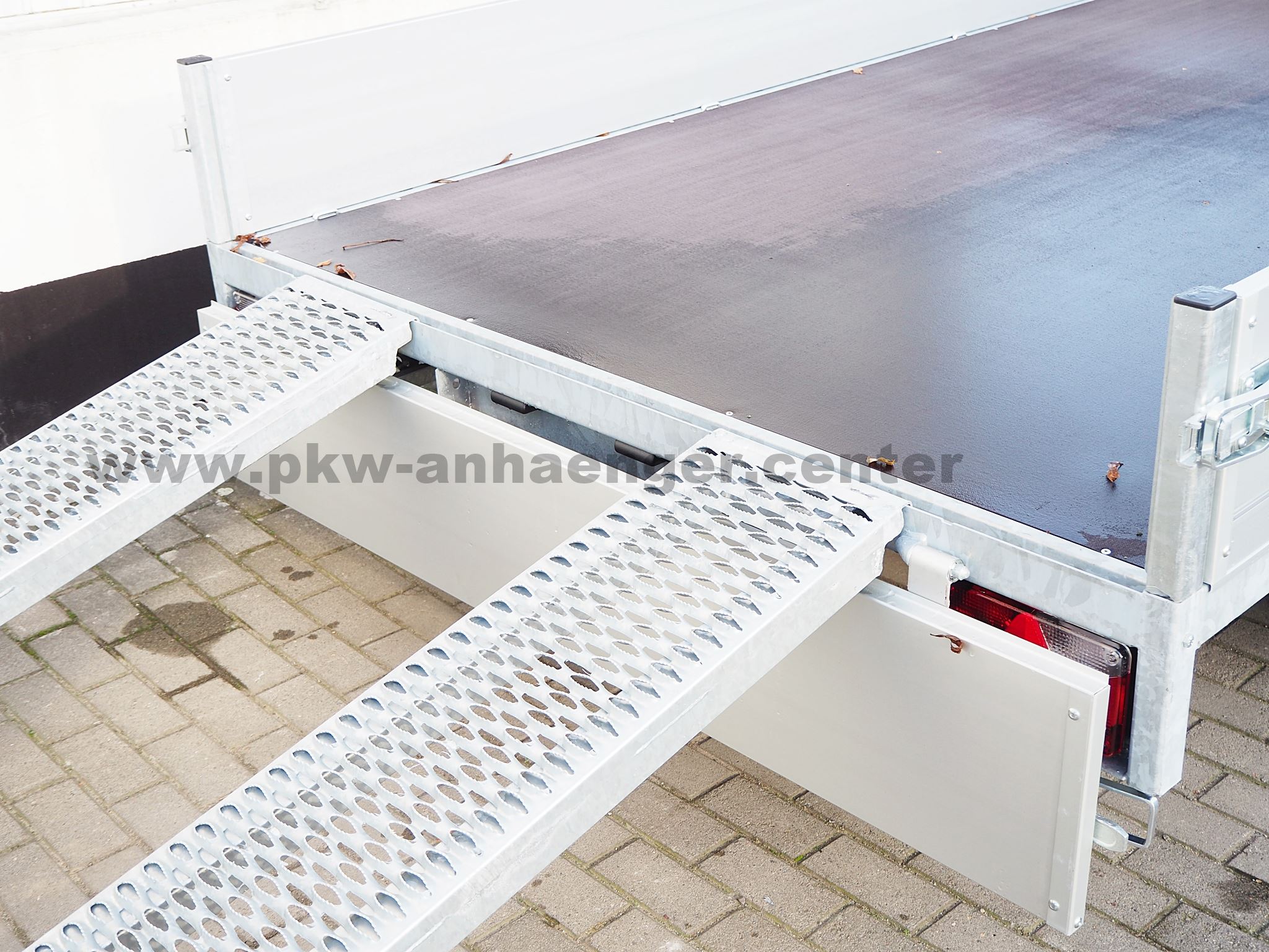 Anssems ASX 2500 325x178 Hochlader mit Auffahrschienen