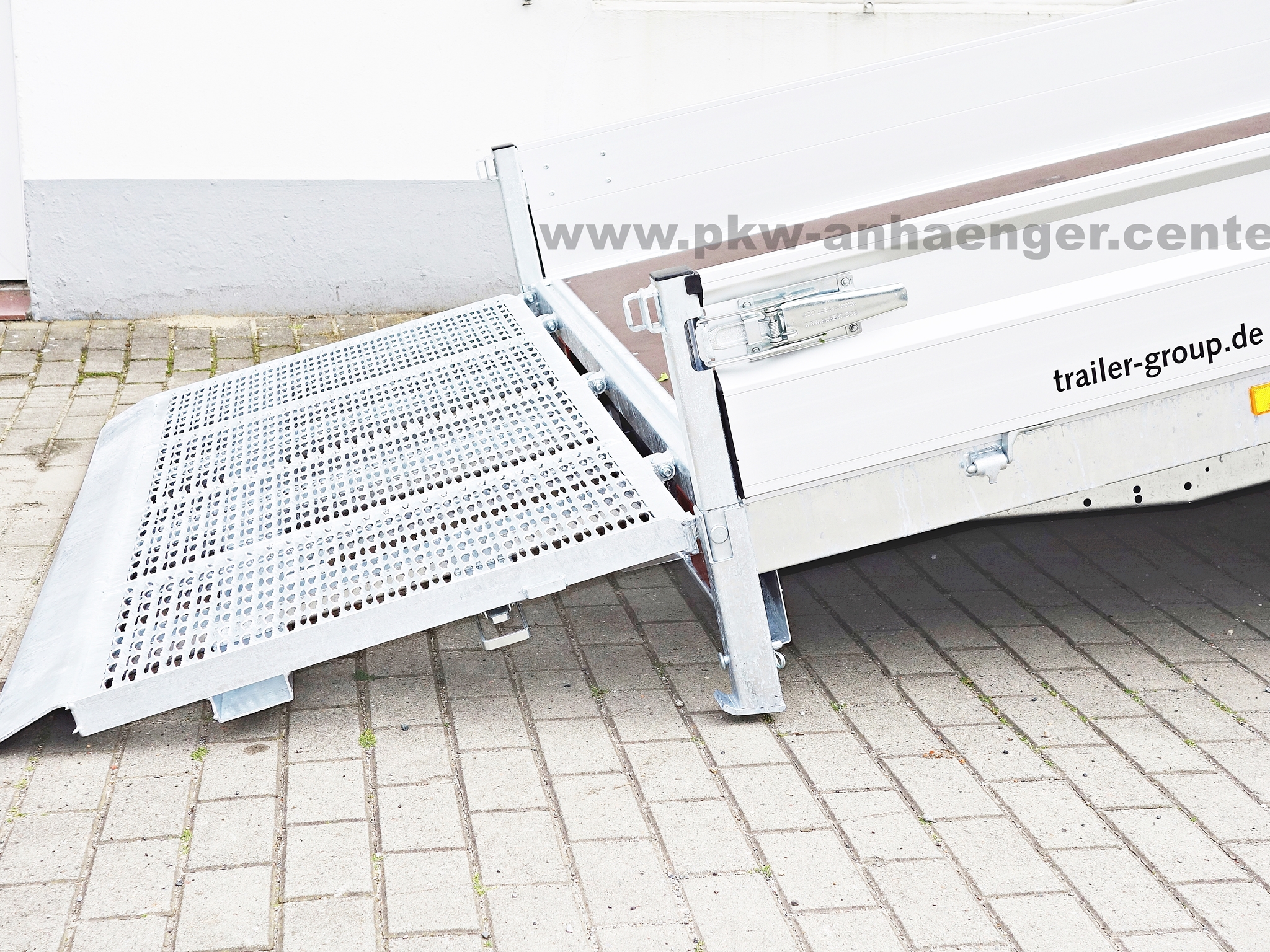 Hapert INDIGO HT2 2700kg 405x200x30cm Baumschienentransporter ankippbar Hochlader