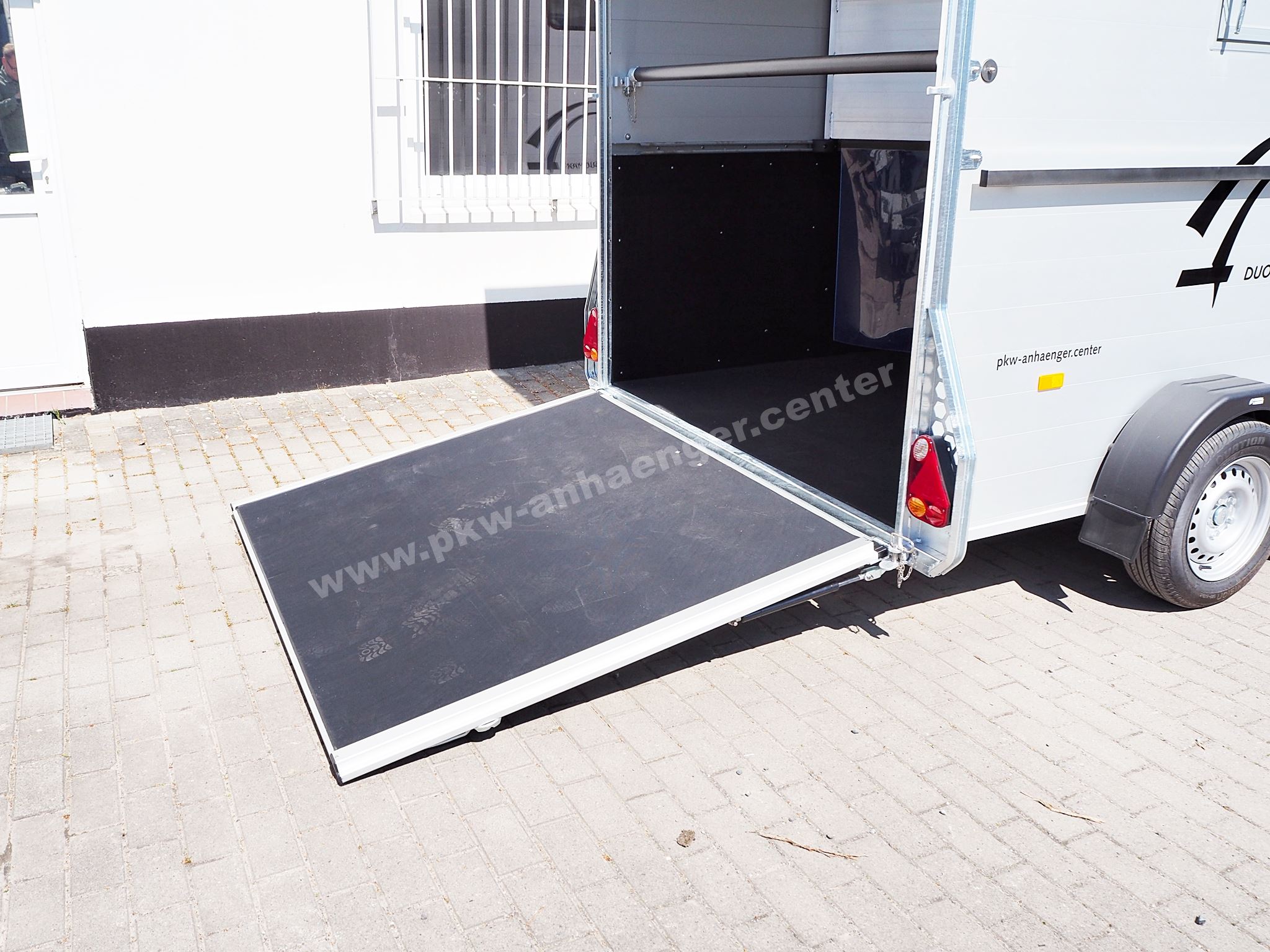 a-CH-Duomax-schwarz-15