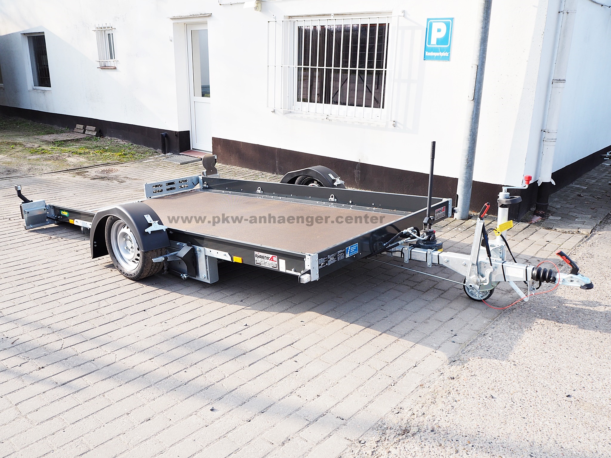 a-UN-1500-315x180-AS-dklgrau-5