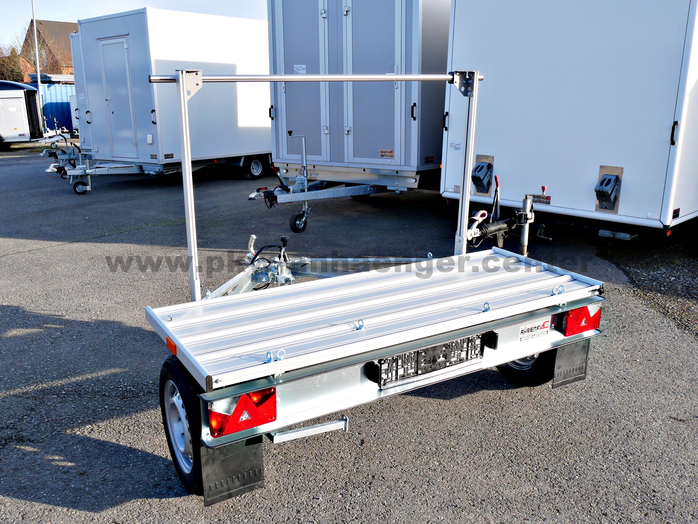 aTraigo-500-Wohnmobil-Anh-nger-Fahhrad-Roller-3