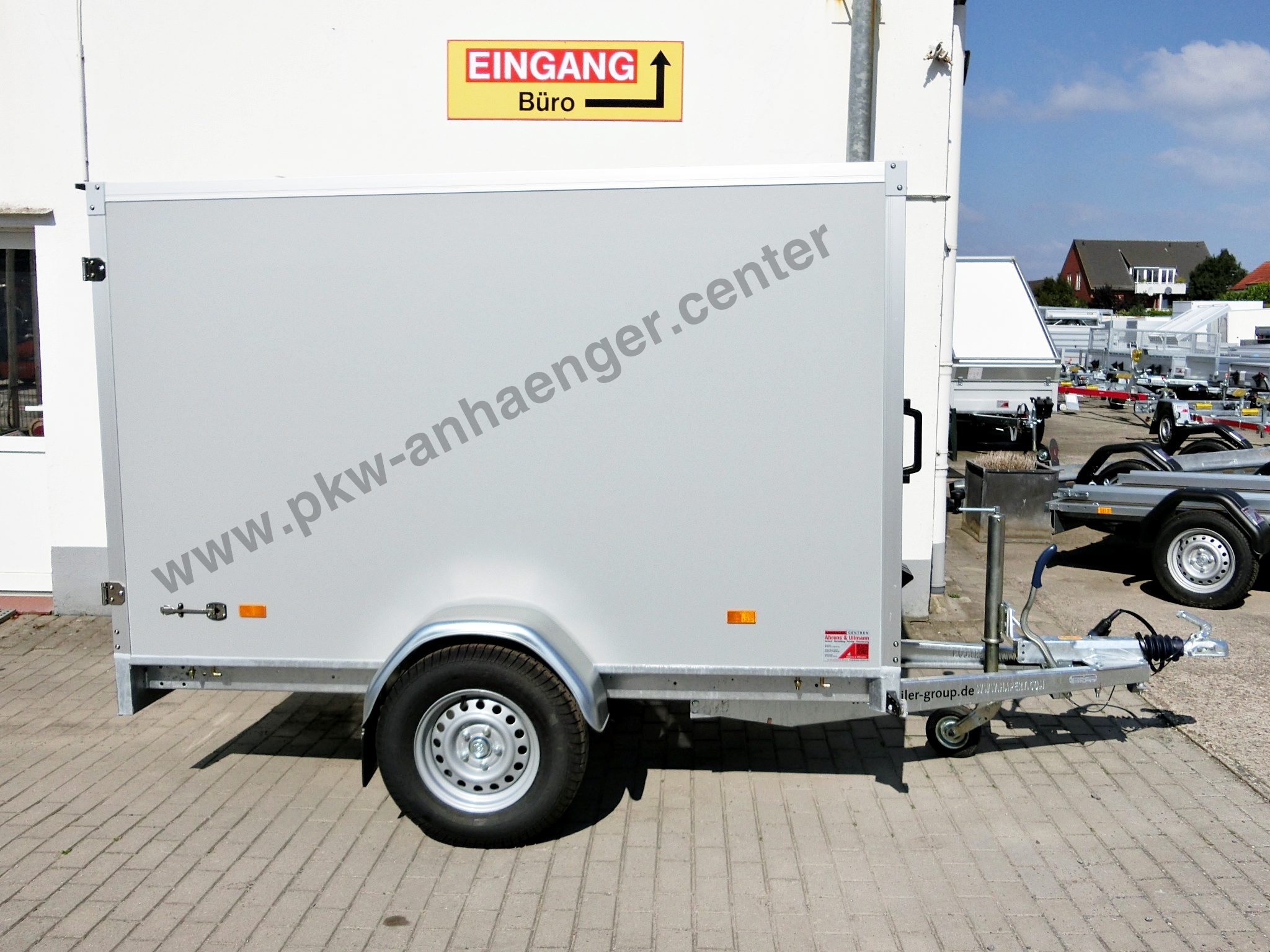 Einachs Kofferanhänger Hapert 1350kg Sapphire L1 250x130x150cm