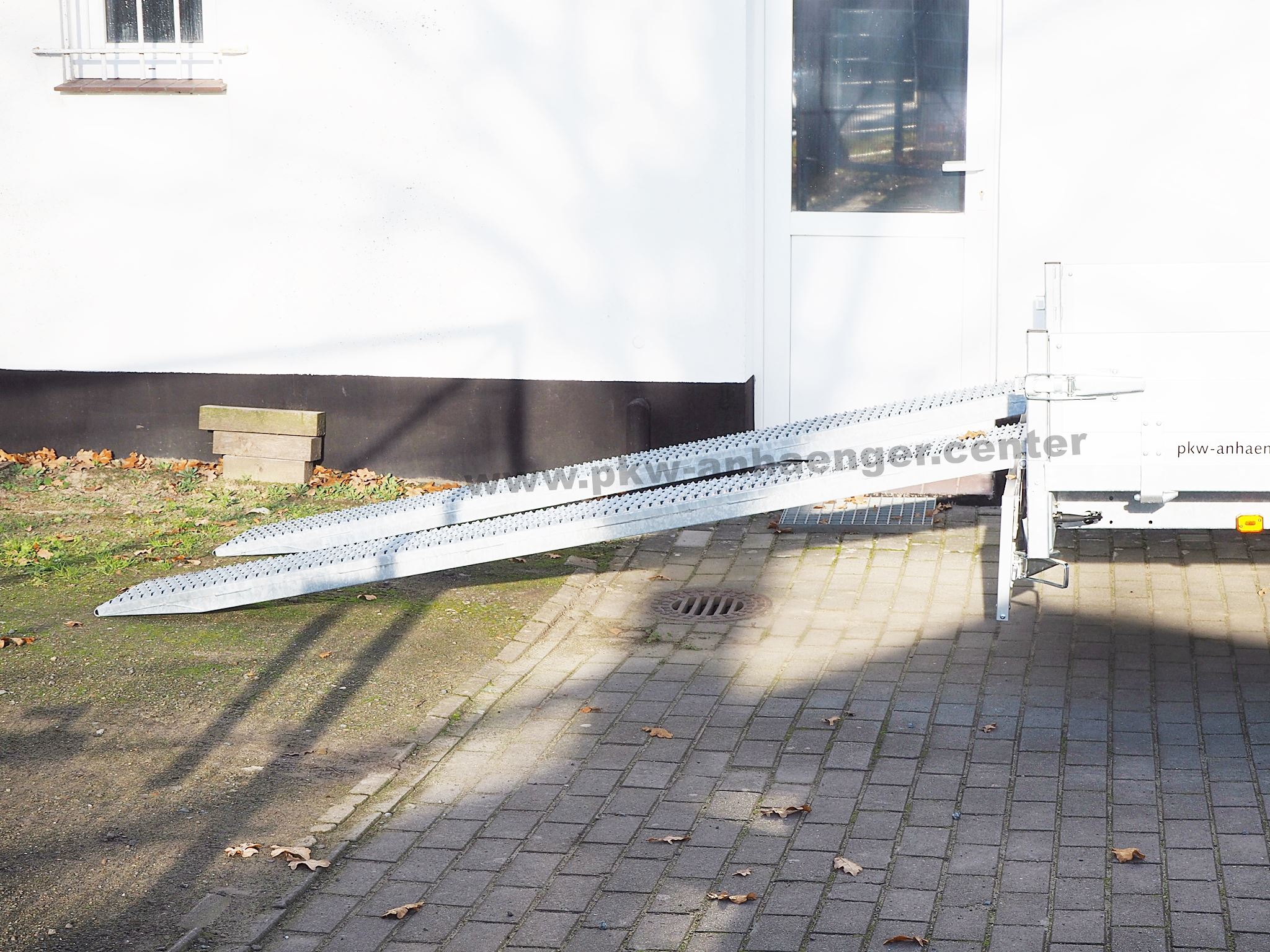 Anssems ASX 2500 405x178 Hochlader mit Auffahrschienen