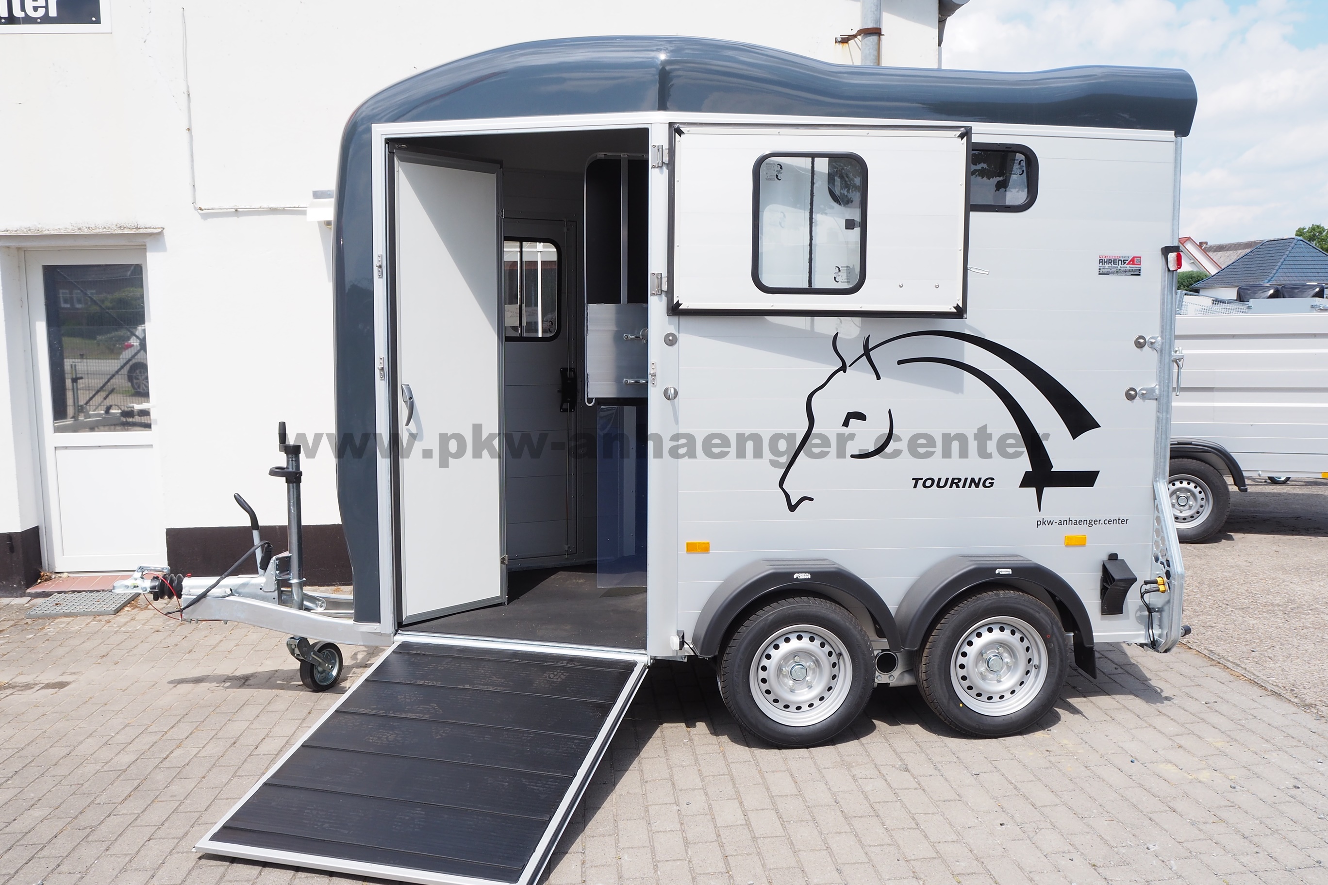 aCH-Touring-CSK-dklgrau-2 Cheval Liberte TOURING-COUNTRY 2er Pferdeanhänger Sattelkammer