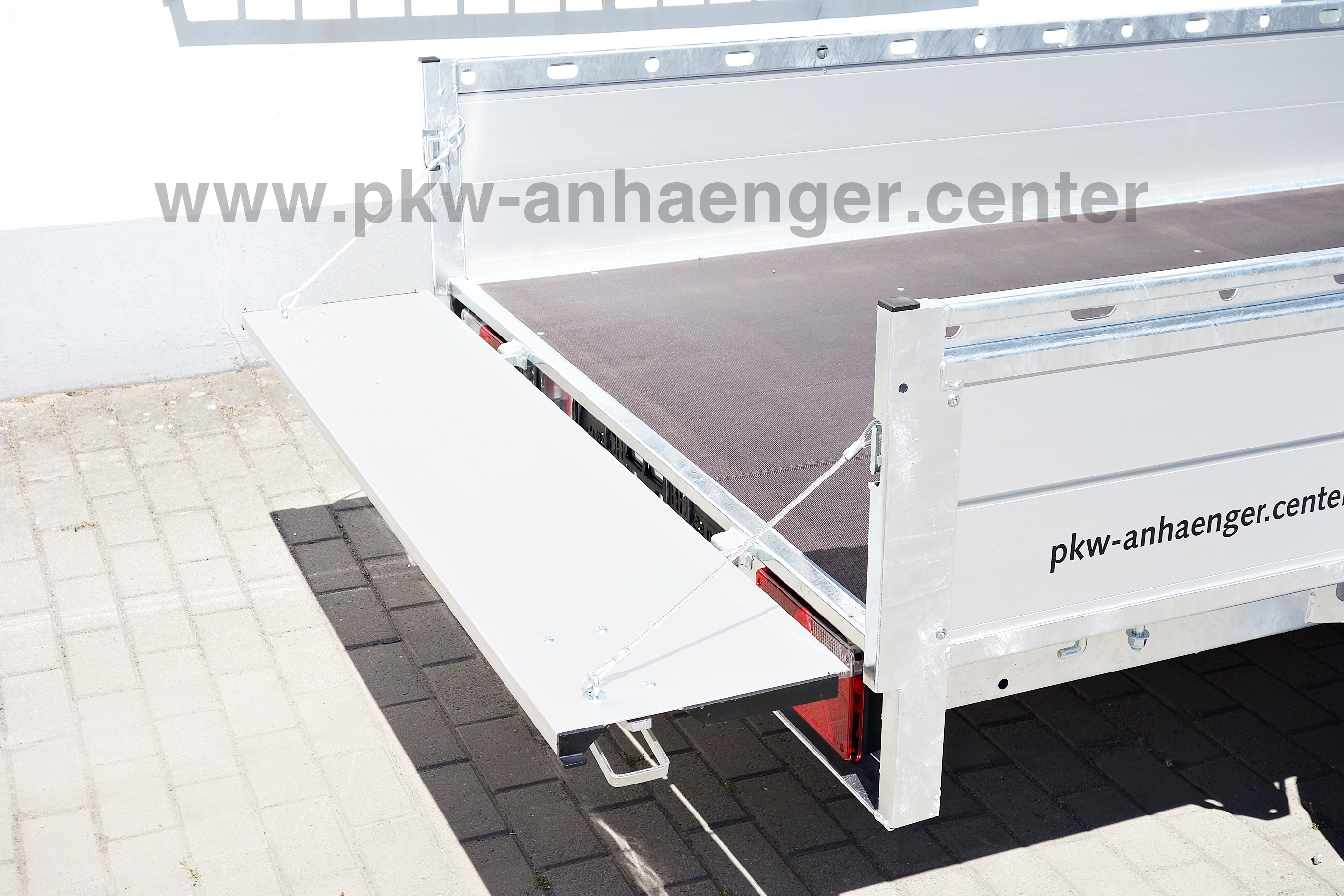 HAPERT AZURE L2 2000kg Alu 300x150cm Pkwanhänger