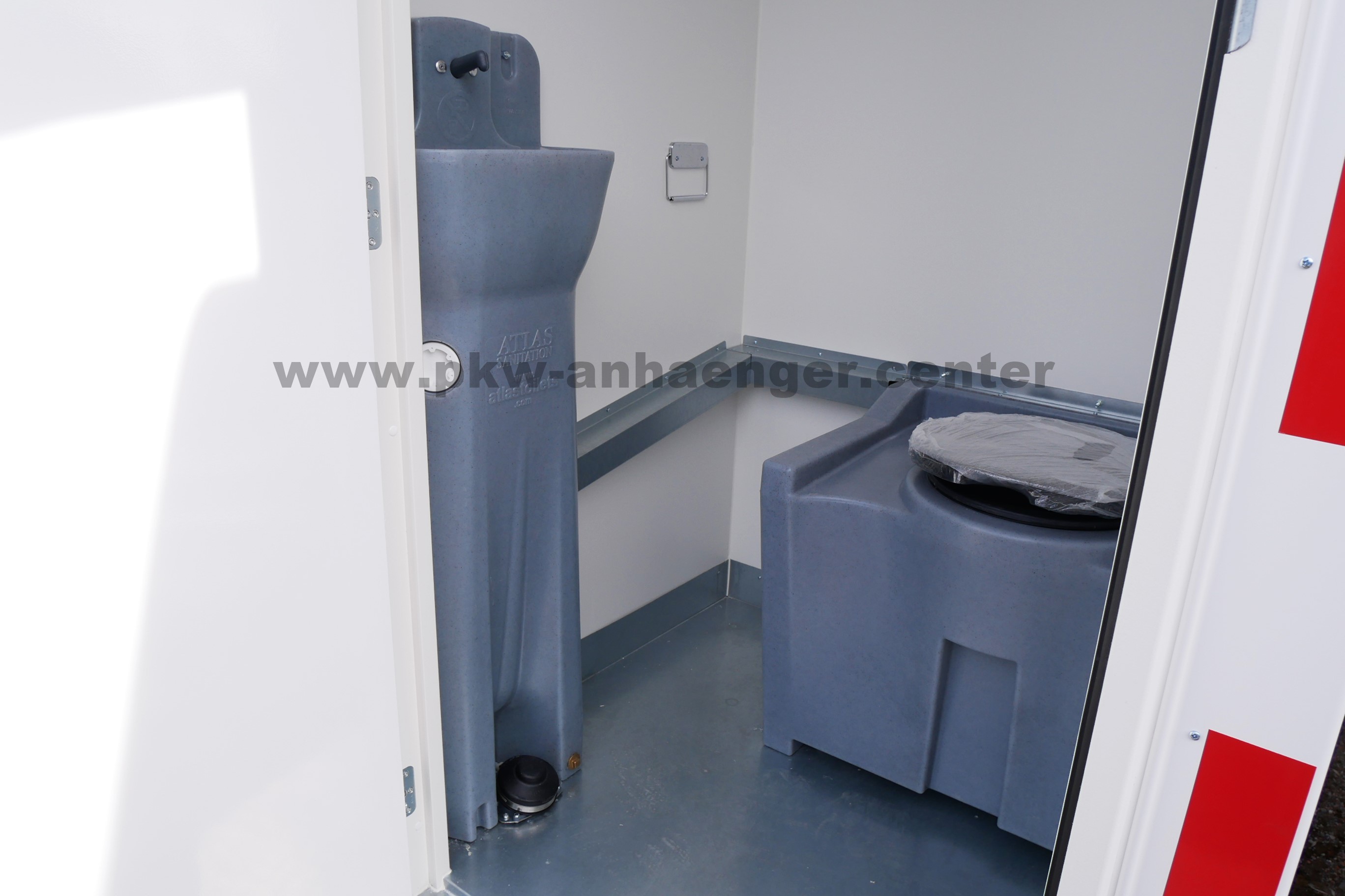 Bauwagen Anssems PTS 1400 390x188cm mit Lagerraum und Toilette