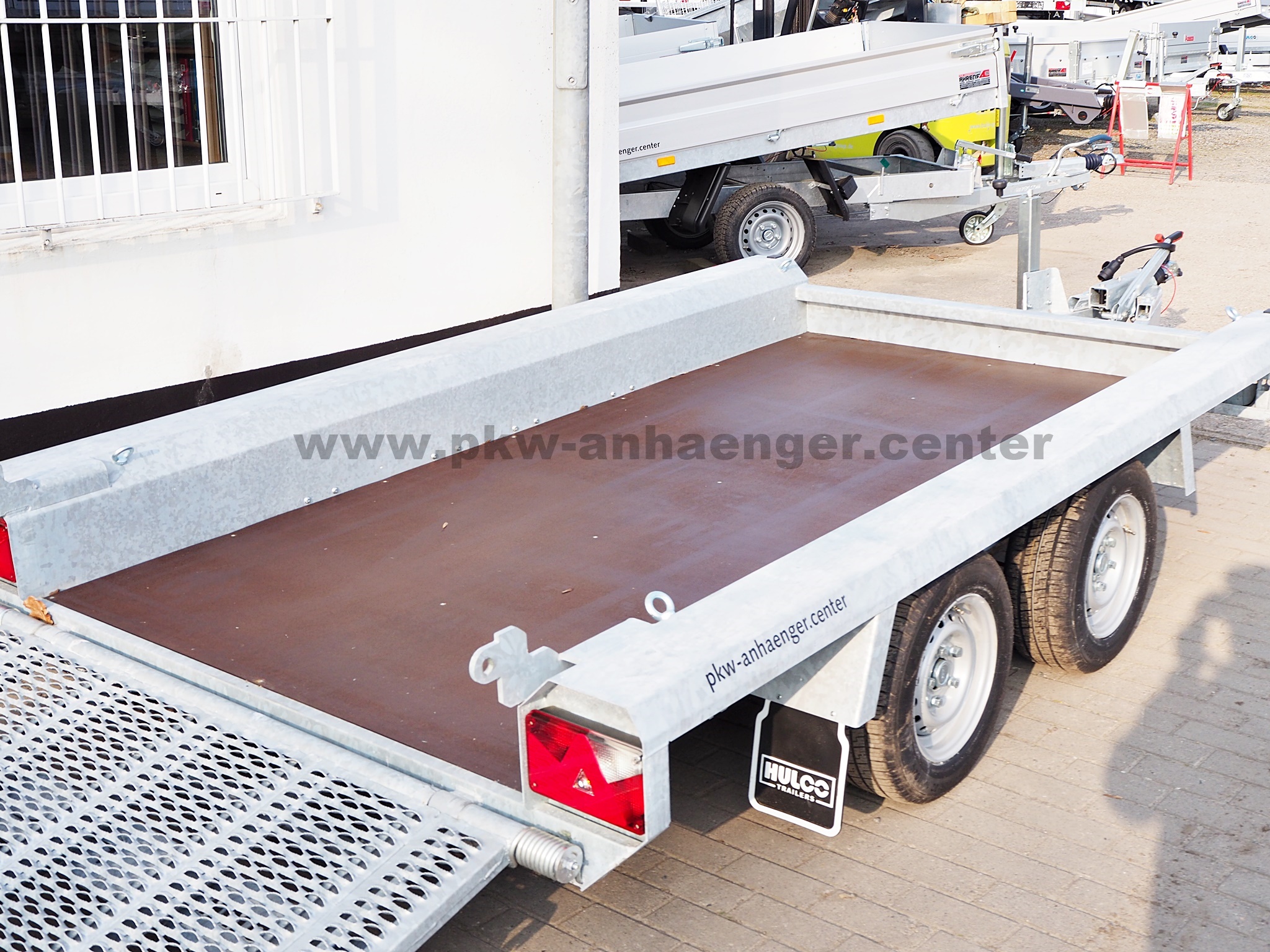 Hulco TERRAX-2 2600.294x150 BASIC Baumaschinenanhänger