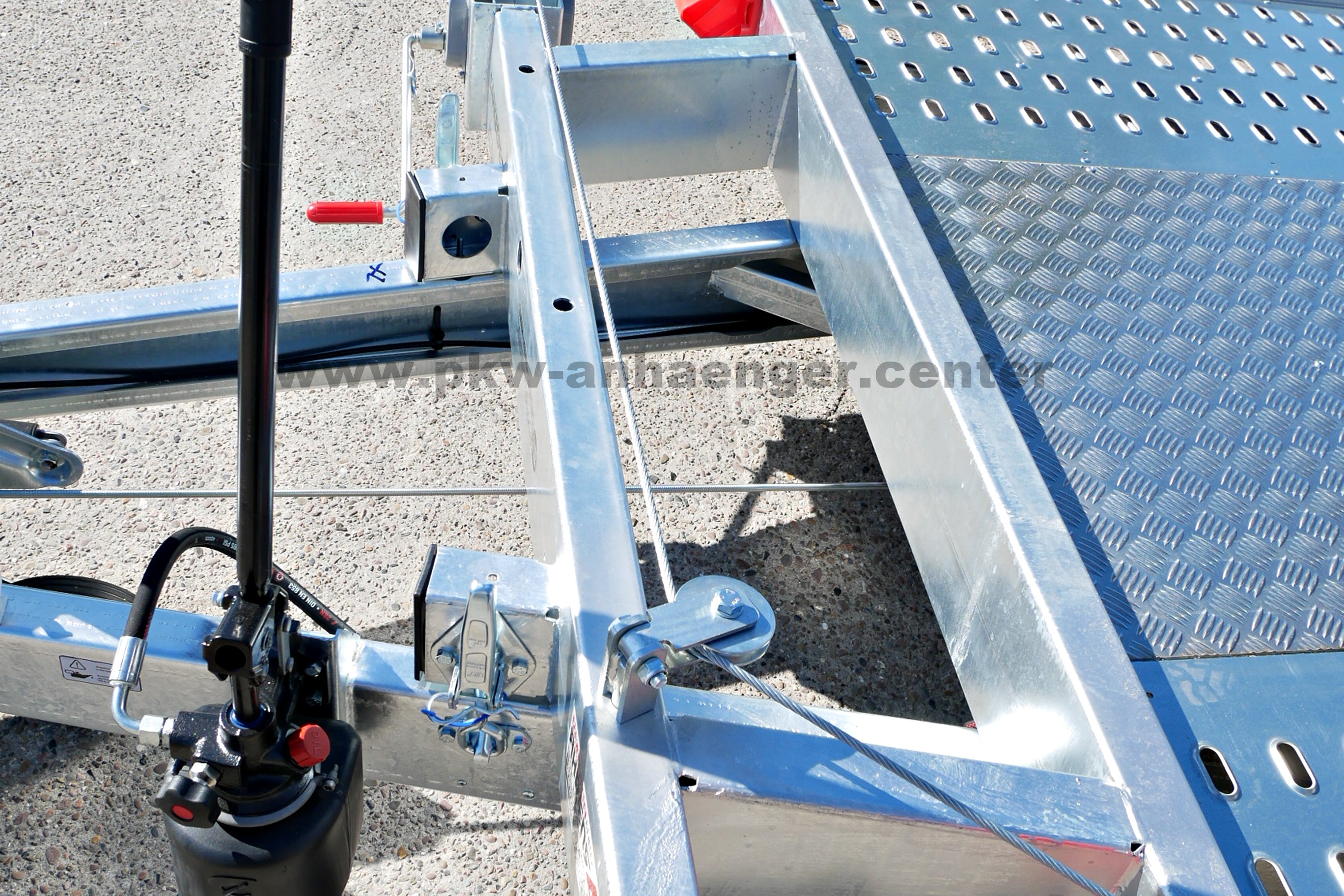 TEMARED CarKeeper 5820/3 565x209cm 3500kg Autotrailer Aluboden mittig Tridem