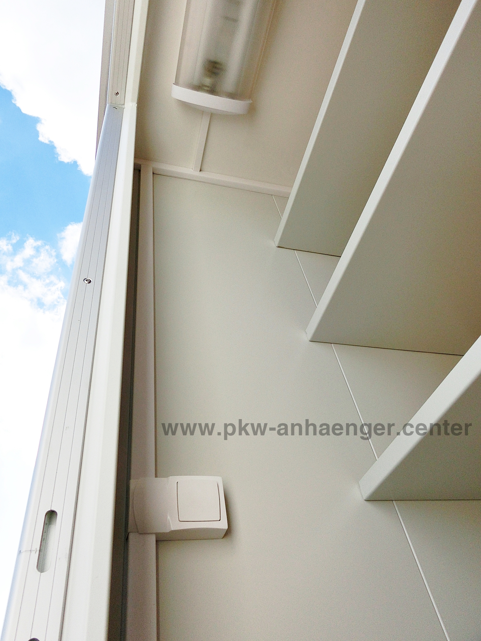 a-VE-2000-549x229x212-Mobi-5611-13-w