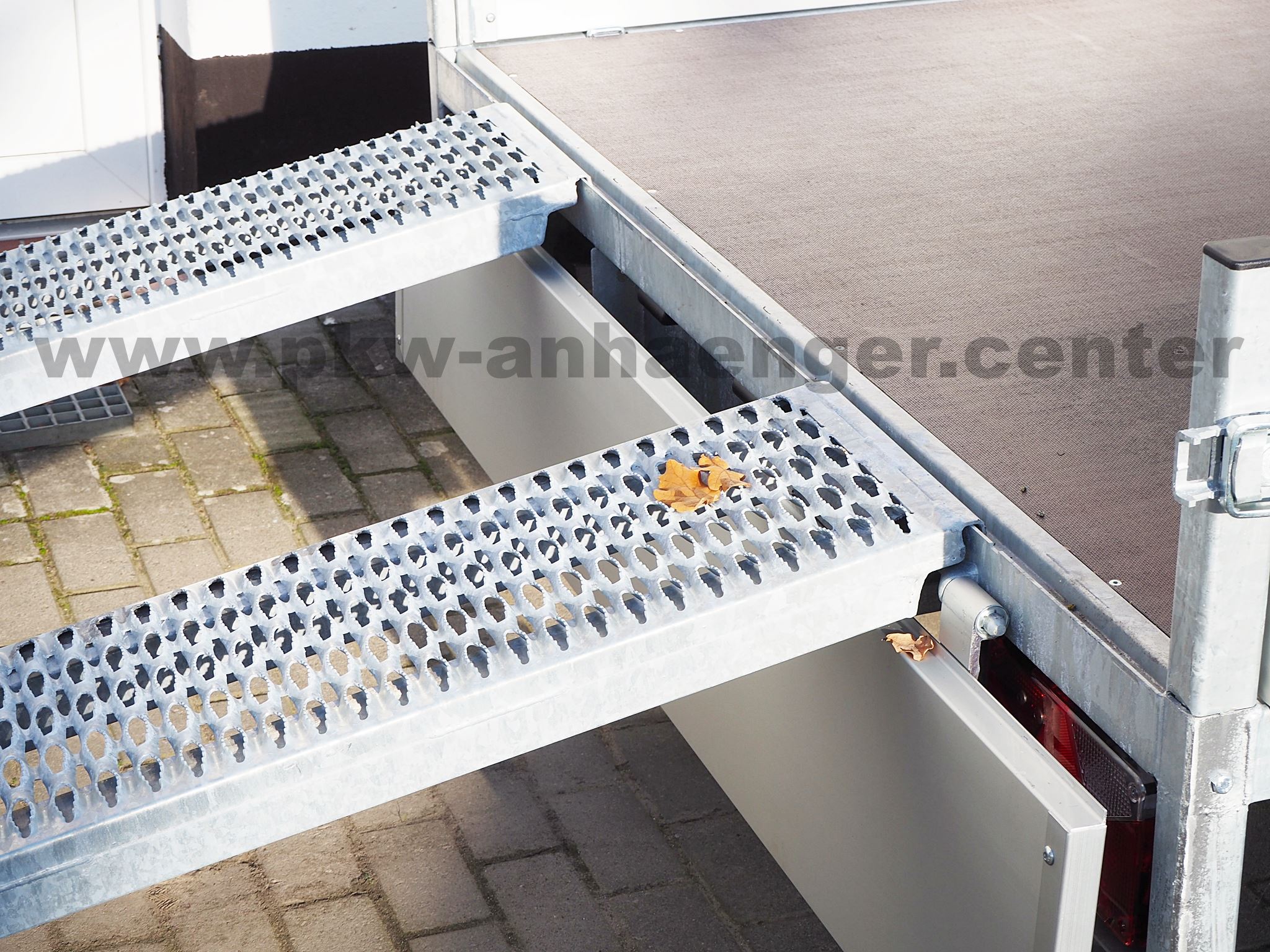 Anssems ASX 2500 405x178 Hochlader mit Auffahrschienen