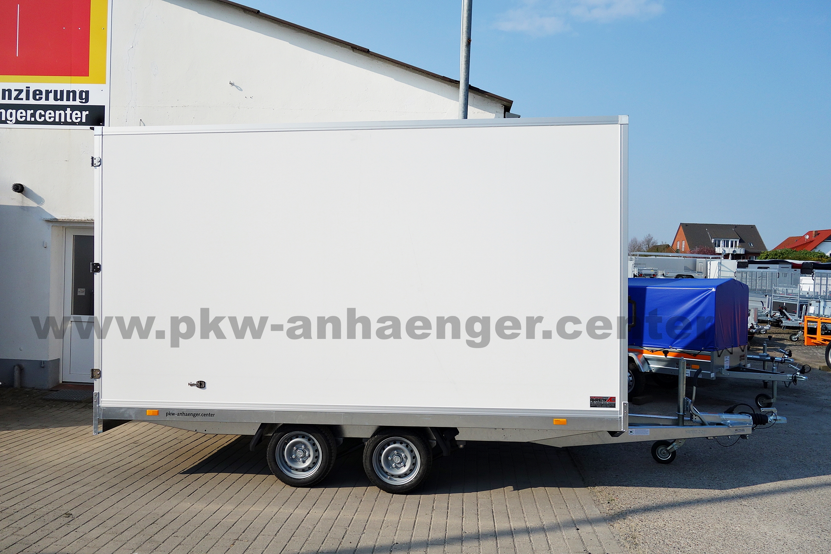 HAPERT SAPPHIRE H2 2700kg 405x180x180cm Kofferanhänger