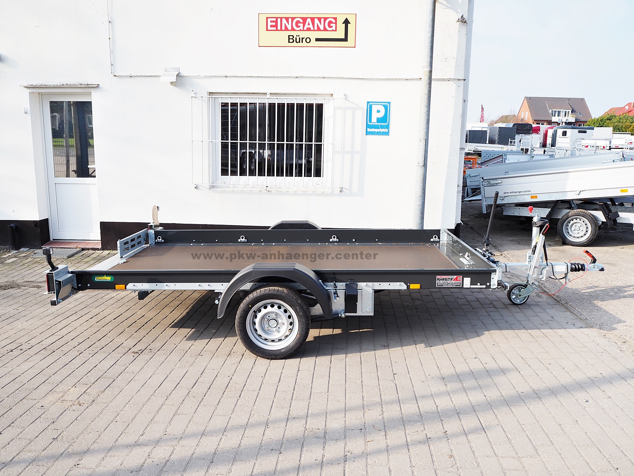 a-UN-1500-315x180-AS-dklgrau-2