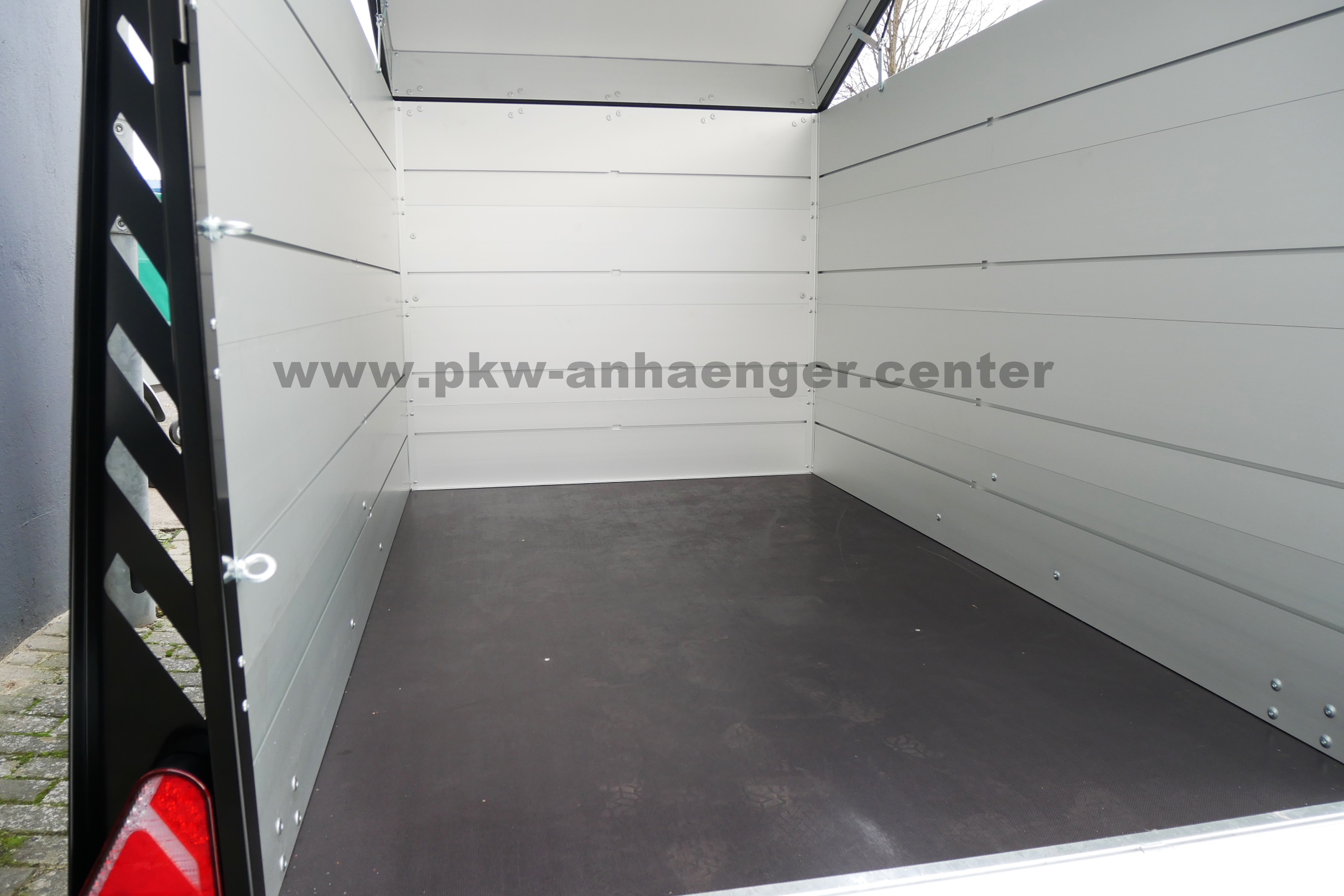 Anssems GTB 1350 251x151x153cm VT3 ULTRA-LOW Deckelanhänger