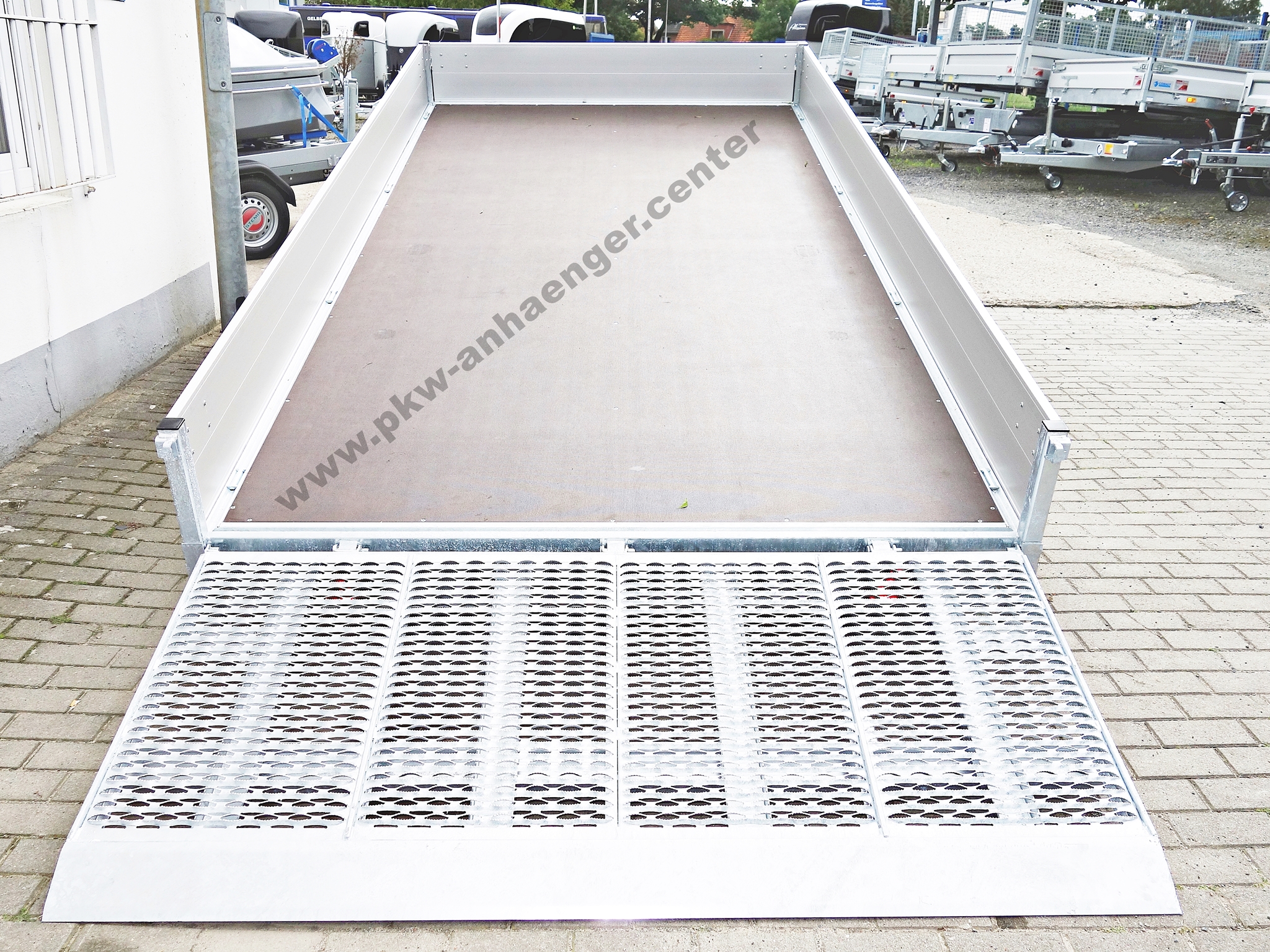 Hapert INDIGO HT2 2700kg 405x200x30cm Baumschienentransporter ankippbar Hochlader