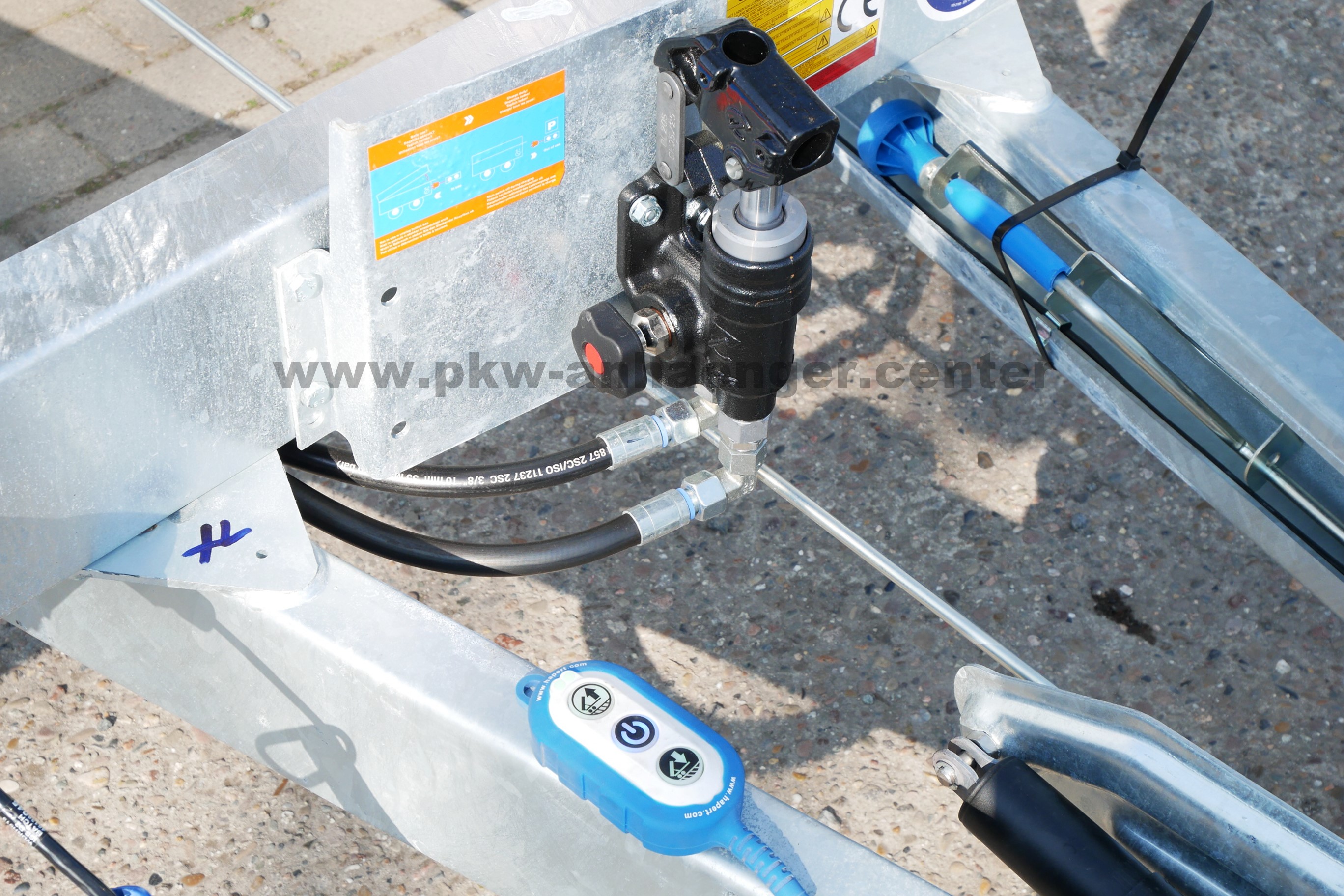 HAPERT COBALT-PLUS 3500kg 405x200x40cm Kipper mit Schienen Stützen Parabelfederung