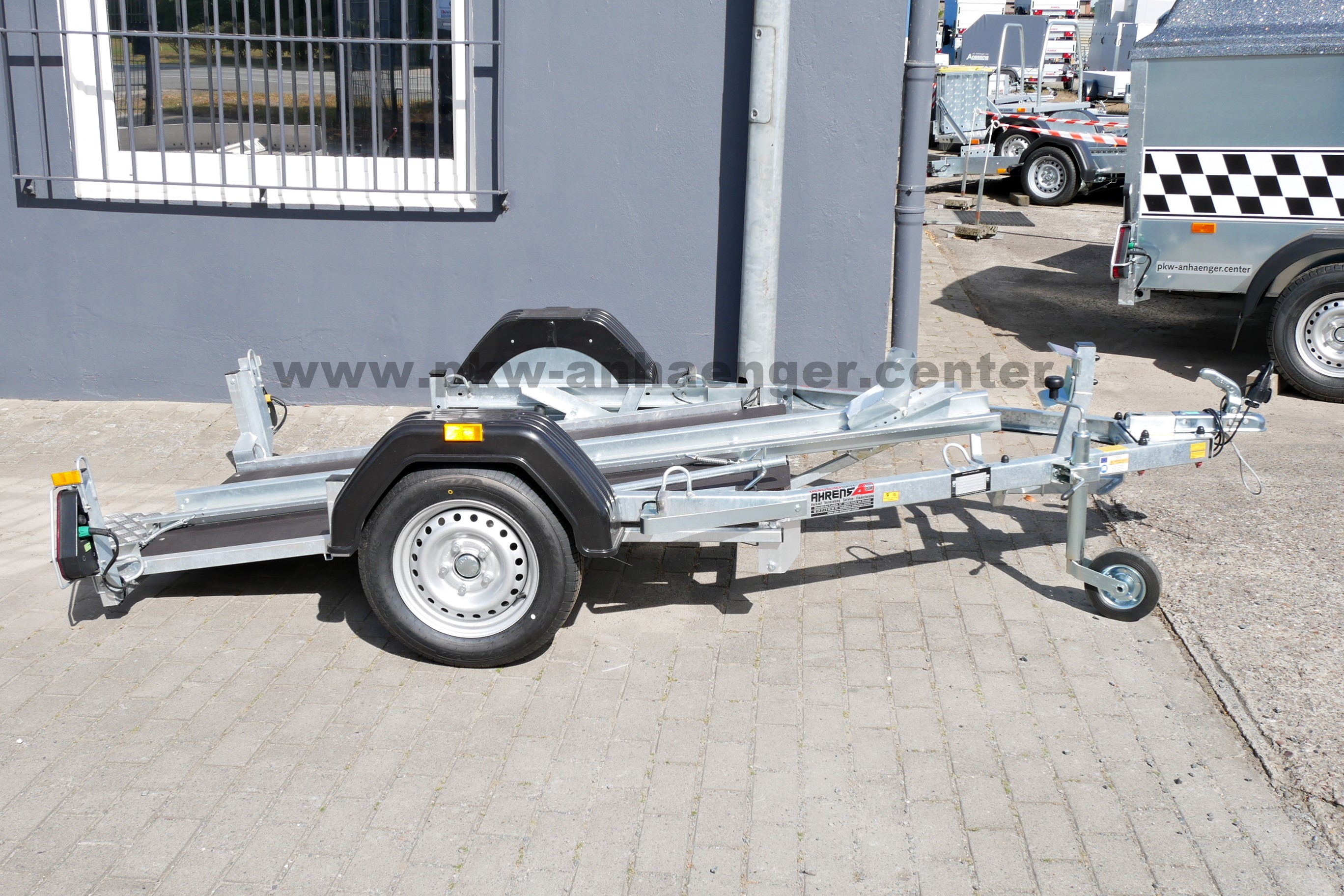 DEBON ROADSTER MOTO1 600kg 265x90cm 1er Motorradtrailer Plattform absenkbare